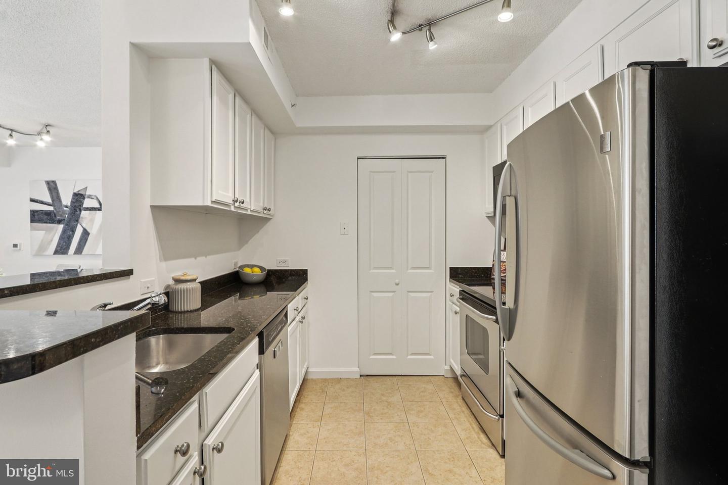 880 N POLLARD ST #705, ARLINGTON, Virginia 22203, 2 Bedrooms Bedrooms, ,2 BathroomsBathrooms,Residential,For sale,880 N POLLARD ST #705,VAAR2066916 MLS # VAAR2066916