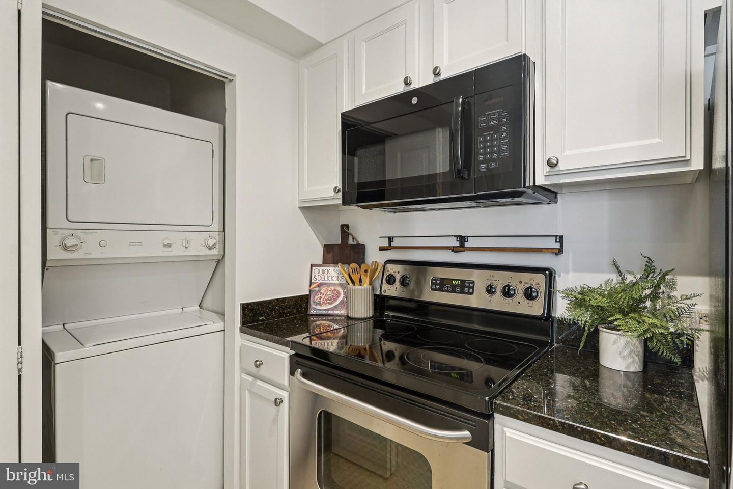 880 N POLLARD ST #705, ARLINGTON, Virginia 22203, 2 Bedrooms Bedrooms, ,2 BathroomsBathrooms,Residential,For sale,880 N POLLARD ST #705,VAAR2066916 MLS # VAAR2066916