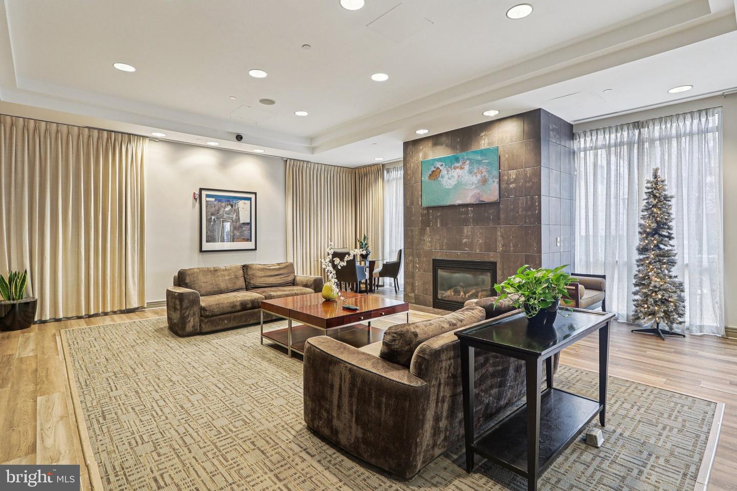 880 N POLLARD ST #705, ARLINGTON, Virginia 22203, 2 Bedrooms Bedrooms, ,2 BathroomsBathrooms,Residential,For sale,880 N POLLARD ST #705,VAAR2066916 MLS # VAAR2066916