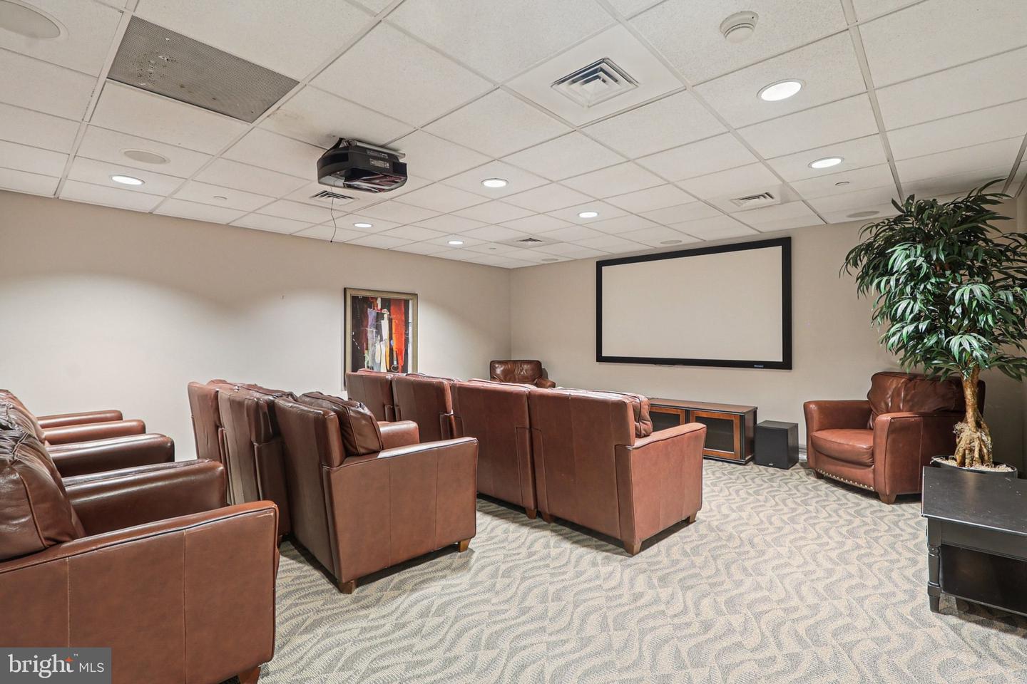 880 N POLLARD ST #705, ARLINGTON, Virginia 22203, 2 Bedrooms Bedrooms, ,2 BathroomsBathrooms,Residential,For sale,880 N POLLARD ST #705,VAAR2066916 MLS # VAAR2066916