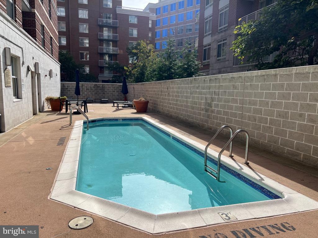 880 N POLLARD ST #705, ARLINGTON, Virginia 22203, 2 Bedrooms Bedrooms, ,2 BathroomsBathrooms,Residential,For sale,880 N POLLARD ST #705,VAAR2066916 MLS # VAAR2066916