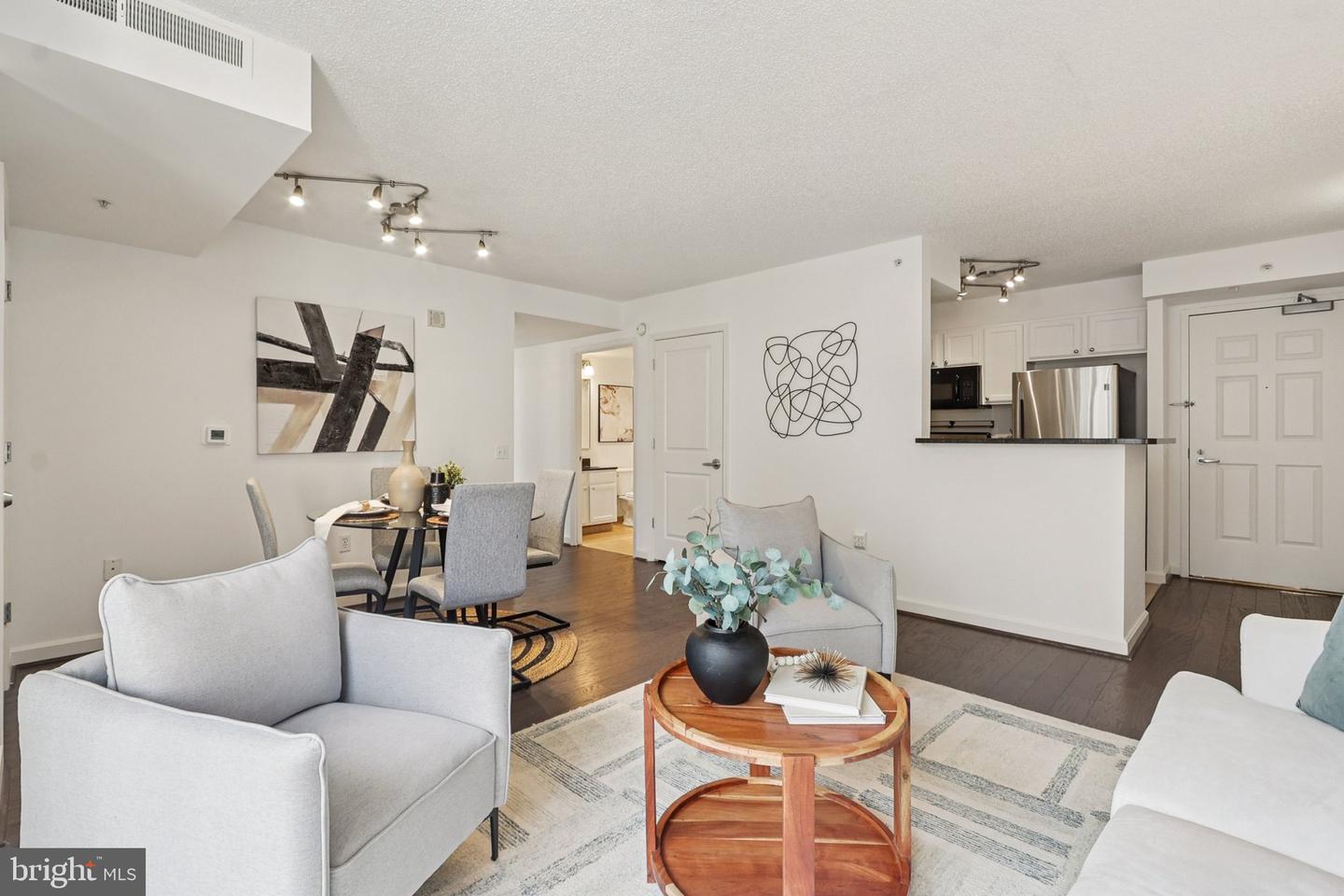 880 N POLLARD ST #705, ARLINGTON, Virginia 22203, 2 Bedrooms Bedrooms, ,2 BathroomsBathrooms,Residential,For sale,880 N POLLARD ST #705,VAAR2066916 MLS # VAAR2066916