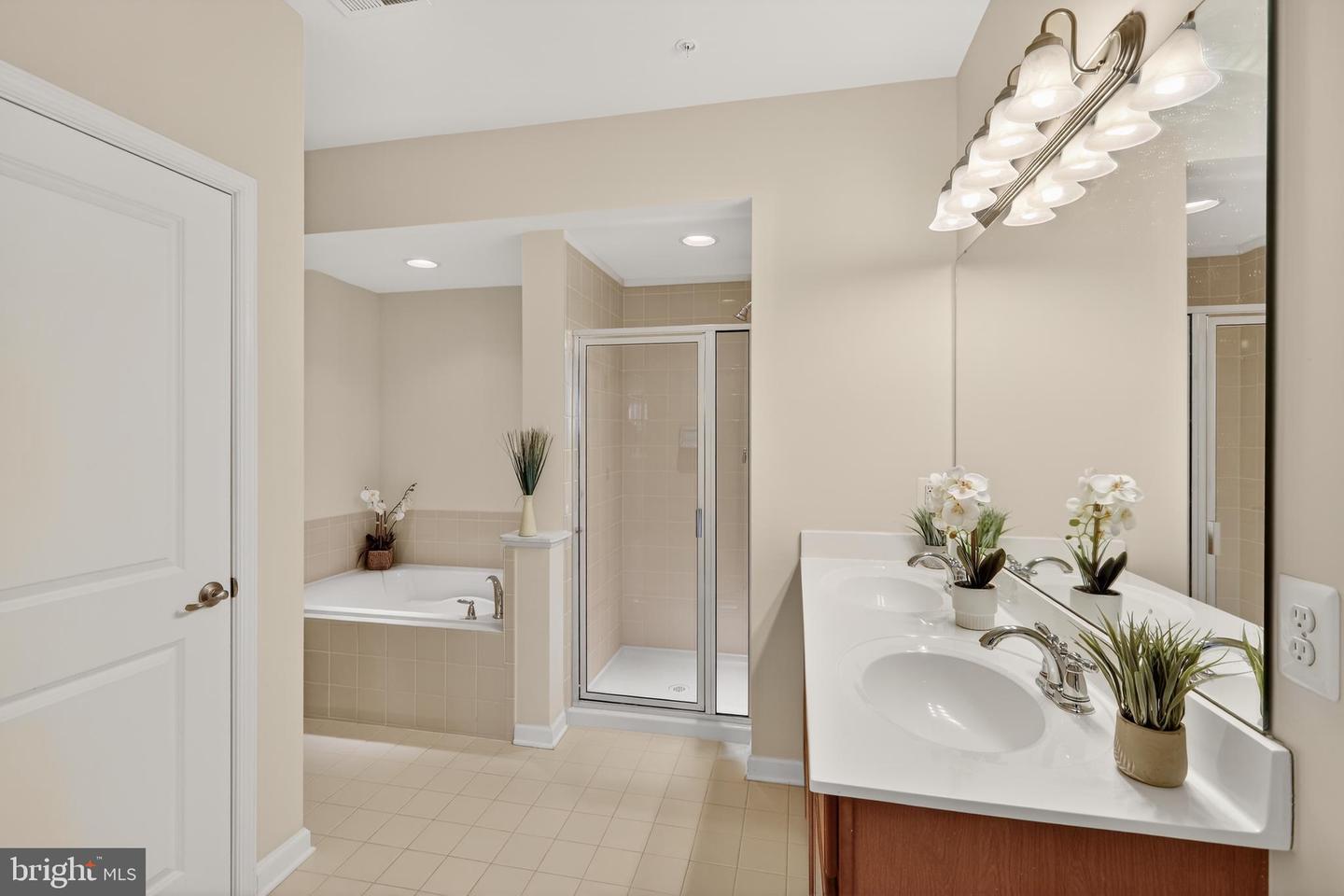 6932 KONA DR, GAINESVILLE, Virginia 20155, 3 Bedrooms Bedrooms, ,2 BathroomsBathrooms,Residential,For sale,6932 KONA DR,VAPW2109164 MLS # VAPW2109164