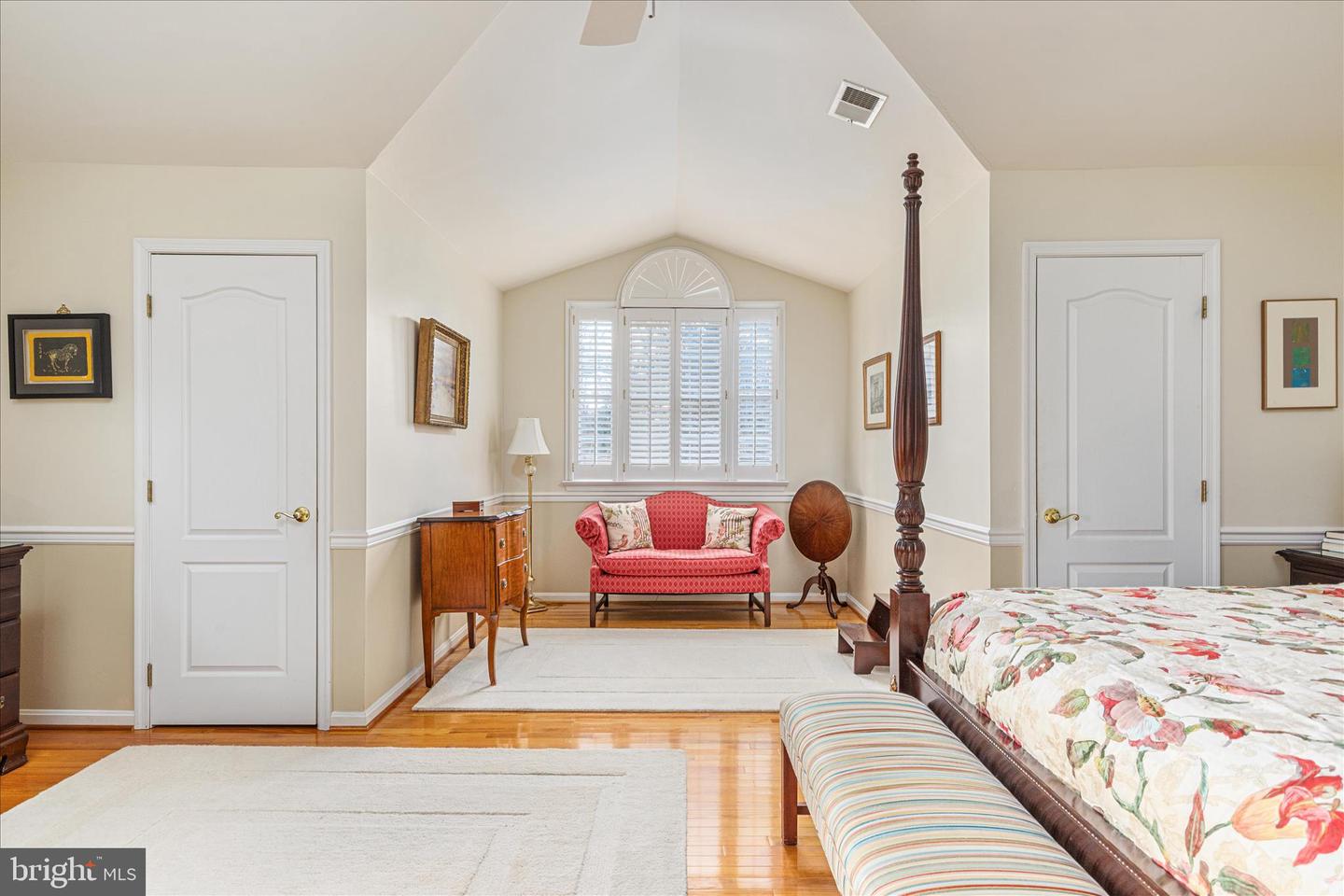 9953 CORSICA ST, VIENNA, Virginia 22181, 5 Bedrooms Bedrooms, ,3 BathroomsBathrooms,Residential,For sale,9953 CORSICA ST,VAFX2282572 MLS # VAFX2282572