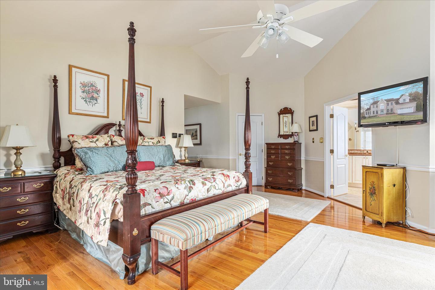 9953 CORSICA ST, VIENNA, Virginia 22181, 5 Bedrooms Bedrooms, ,3 BathroomsBathrooms,Residential,For sale,9953 CORSICA ST,VAFX2282572 MLS # VAFX2282572