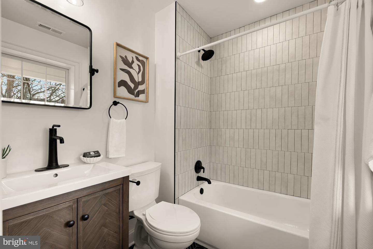 4827 SEDGWICK ST NW, WASHINGTON, District Of Columbia 20016, 6 Bedrooms Bedrooms, ,5 BathroomsBathrooms,Residential,For sale,4827 SEDGWICK ST NW,DCDC2235108 MLS # DCDC2235108