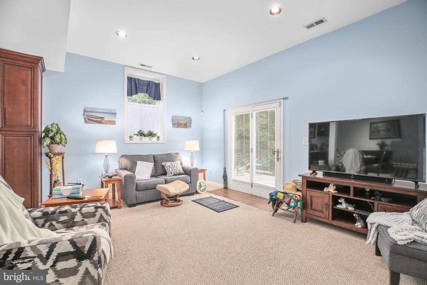 108 HUNTINGTON HILLS LN, FREDERICKSBURG, Virginia 22401, 6 Bedrooms Bedrooms, 16 Rooms Rooms,3 BathroomsBathrooms,Residential,For sale,108 HUNTINGTON HILLS LN,VAFB2009426 MLS # VAFB2009426