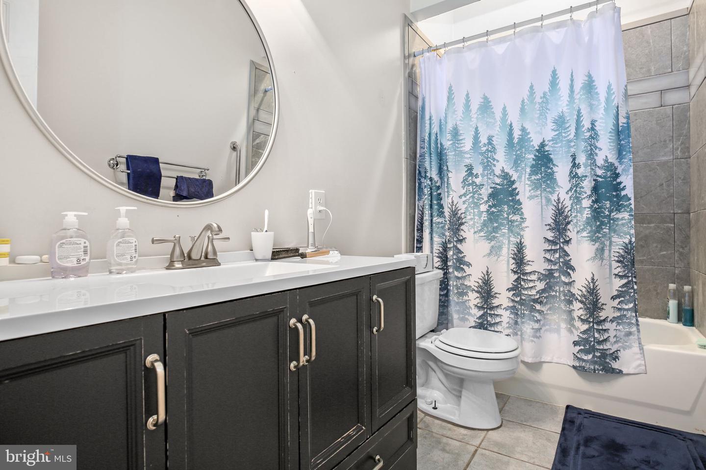 108 HUNTINGTON HILLS LN, FREDERICKSBURG, Virginia 22401, 6 Bedrooms Bedrooms, 16 Rooms Rooms,3 BathroomsBathrooms,Residential,For sale,108 HUNTINGTON HILLS LN,VAFB2009426 MLS # VAFB2009426