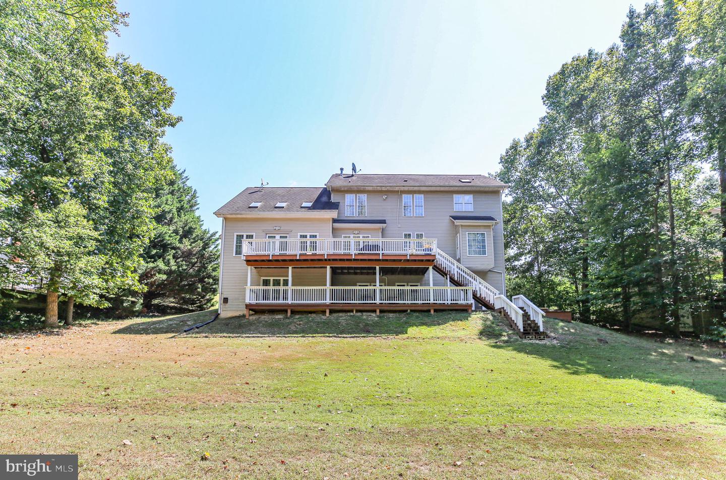 108 HUNTINGTON HILLS LN, FREDERICKSBURG, Virginia 22401, 6 Bedrooms Bedrooms, 16 Rooms Rooms,3 BathroomsBathrooms,Residential,For sale,108 HUNTINGTON HILLS LN,VAFB2009426 MLS # VAFB2009426