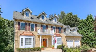 108 HUNTINGTON HILLS LN, FREDERICKSBURG, Virginia 22401, 6 Bedrooms Bedrooms, 16 Rooms Rooms,3 BathroomsBathrooms,Residential,For sale,108 HUNTINGTON HILLS LN,VAFB2009426 MLS # VAFB2009426