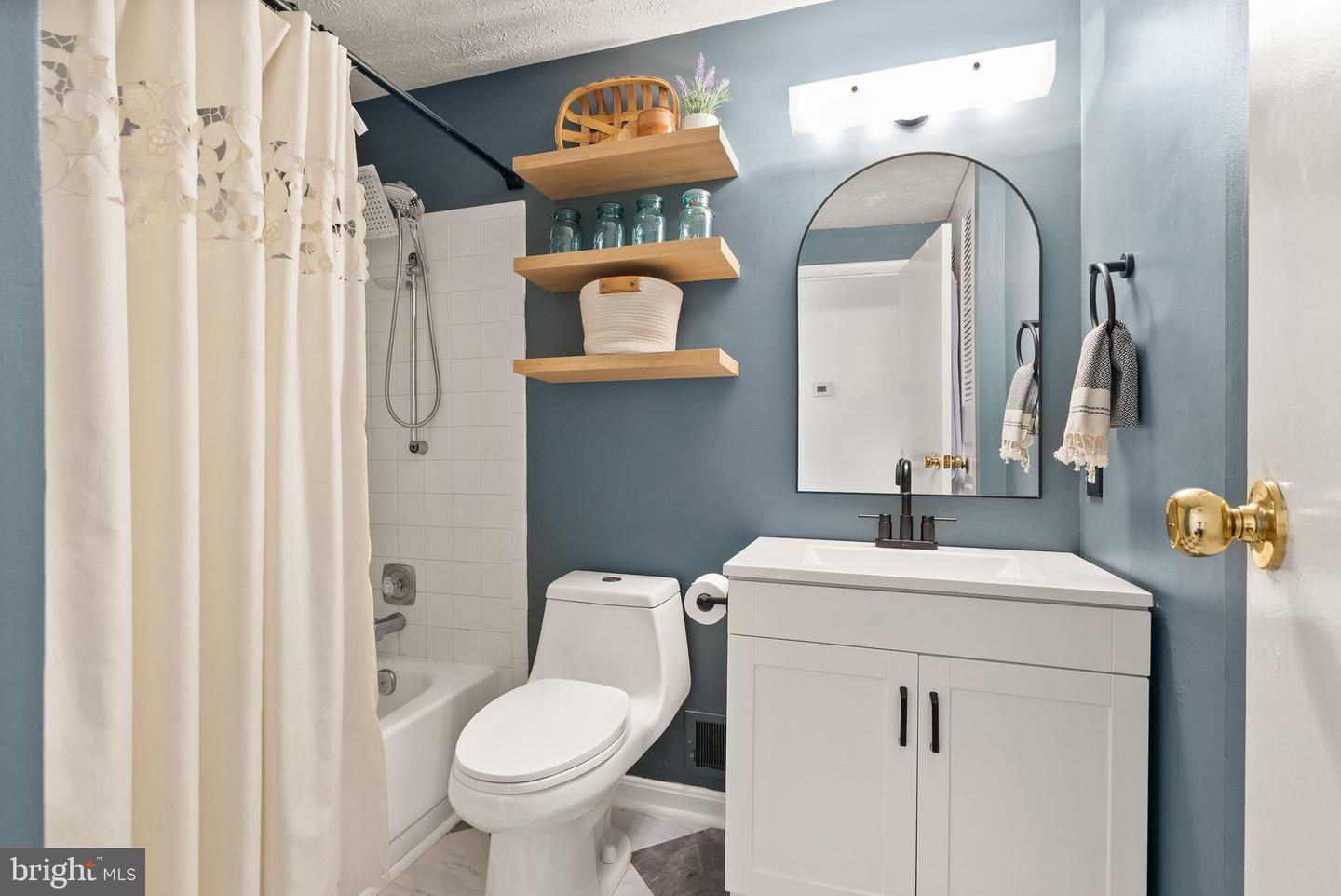 7902 CLIFF ROCK CT, SPRINGFIELD, Virginia 22153, 4 Bedrooms Bedrooms, ,2 BathroomsBathrooms,Residential,For sale,7902 CLIFF ROCK CT,VAFX2282668 MLS # VAFX2282668