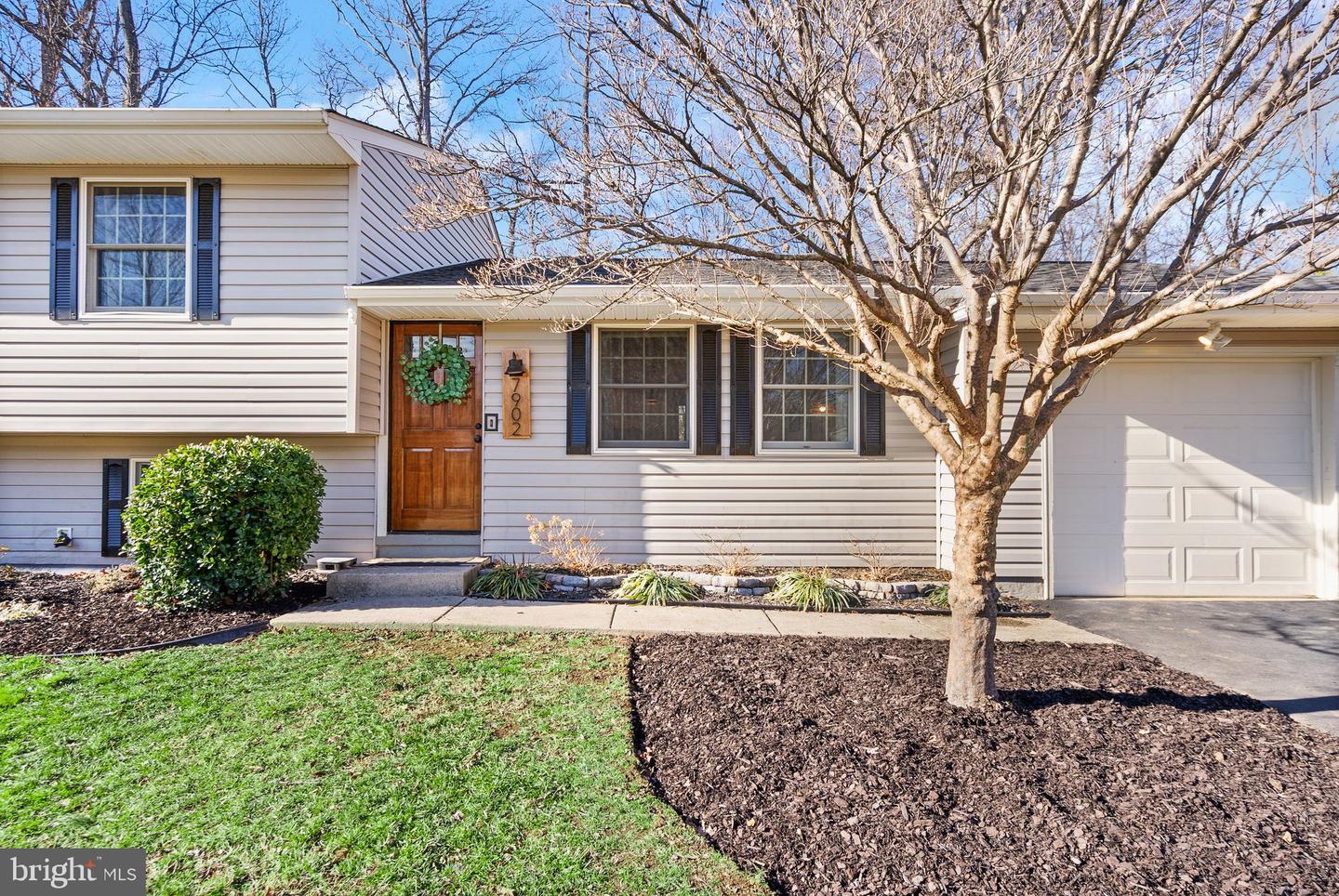 7902 CLIFF ROCK CT, SPRINGFIELD, Virginia 22153, 4 Bedrooms Bedrooms, ,2 BathroomsBathrooms,Residential,For sale,7902 CLIFF ROCK CT,VAFX2282668 MLS # VAFX2282668