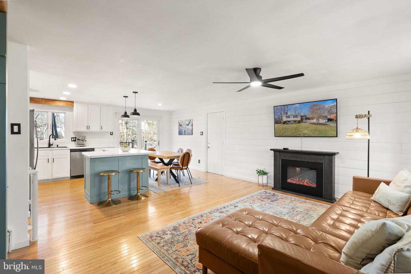 7902 CLIFF ROCK CT, SPRINGFIELD, Virginia 22153, 4 Bedrooms Bedrooms, ,2 BathroomsBathrooms,Residential,For sale,7902 CLIFF ROCK CT,VAFX2282668 MLS # VAFX2282668