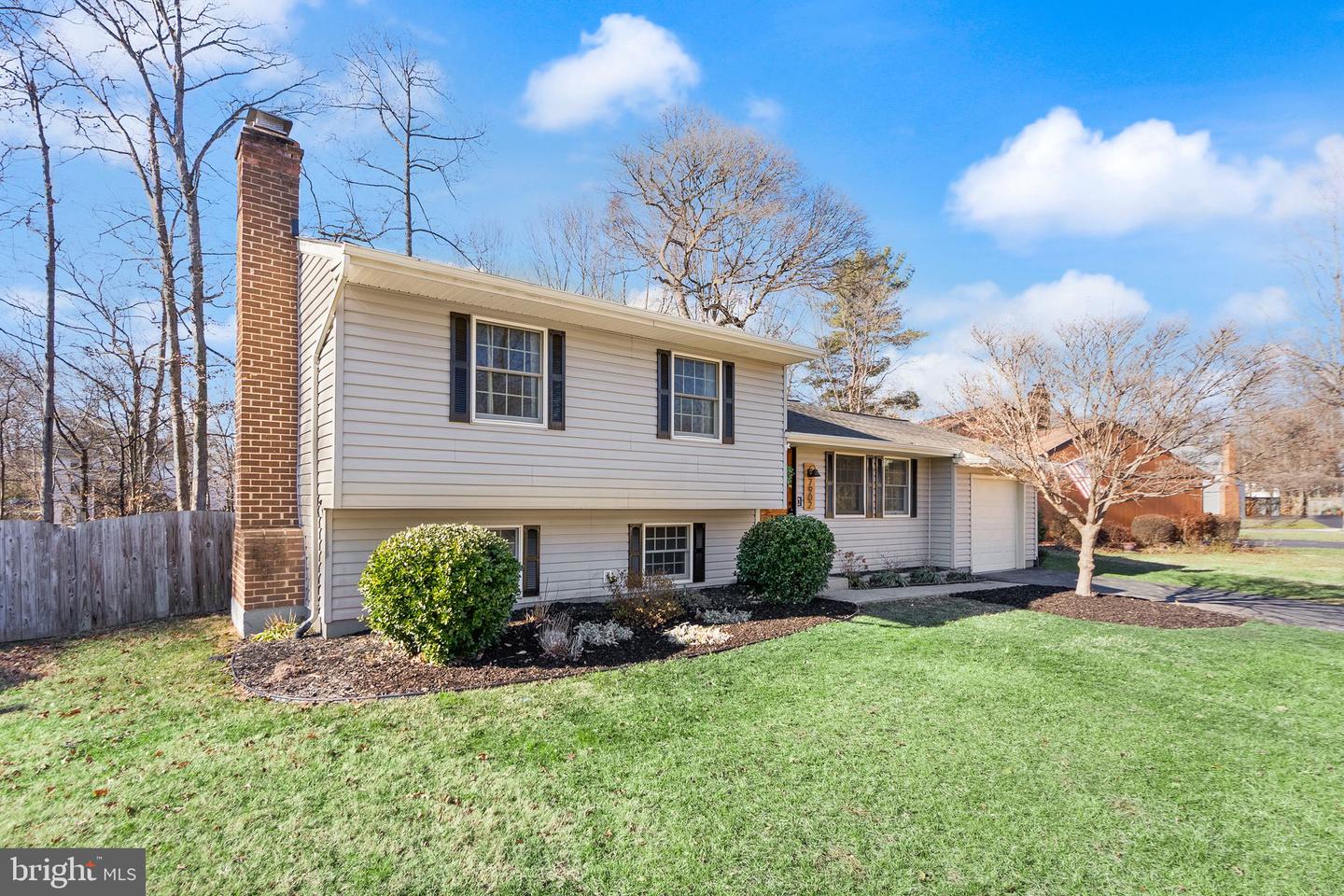 7902 CLIFF ROCK CT, SPRINGFIELD, Virginia 22153, 4 Bedrooms Bedrooms, ,2 BathroomsBathrooms,Residential,For sale,7902 CLIFF ROCK CT,VAFX2282668 MLS # VAFX2282668