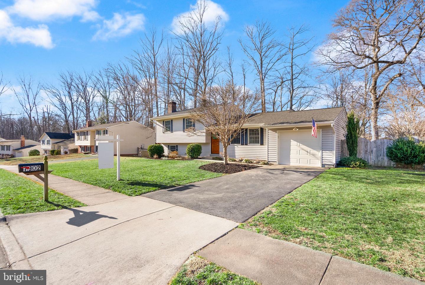 7902 CLIFF ROCK CT, SPRINGFIELD, Virginia 22153, 4 Bedrooms Bedrooms, ,2 BathroomsBathrooms,Residential,For sale,7902 CLIFF ROCK CT,VAFX2282668 MLS # VAFX2282668