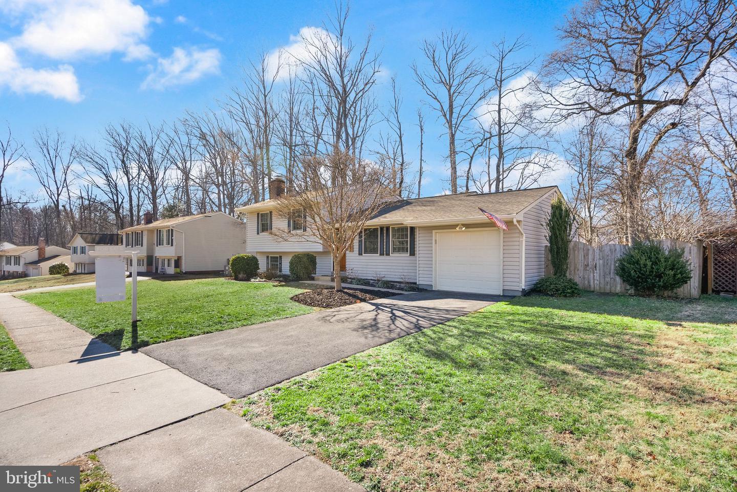 7902 CLIFF ROCK CT, SPRINGFIELD, Virginia 22153, 4 Bedrooms Bedrooms, ,2 BathroomsBathrooms,Residential,For sale,7902 CLIFF ROCK CT,VAFX2282668 MLS # VAFX2282668