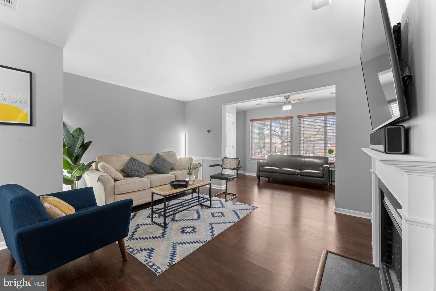 2806 LEE OAKS PL #202, FALLS CHURCH, Virginia 22046, 2 Bedrooms Bedrooms, 7 Rooms Rooms,2 BathroomsBathrooms,Residential,For sale,2806 LEE OAKS PL #202,VAFX2282678 MLS # VAFX2282678 2806 LEE OAKS PL #202, FALLS CHURCH, Virginia 22046, 2 Bedrooms Bedrooms, 7 Rooms Rooms,2 BathroomsBathrooms,Residential,For sale,2806 LEE OAKS PL #202,VAFX2282678 MLS # VAFX2282678