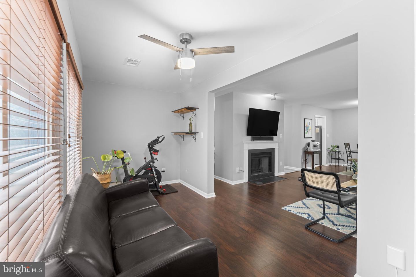 2806 LEE OAKS PL #202, FALLS CHURCH, Virginia 22046, 2 Bedrooms Bedrooms, 7 Rooms Rooms,2 BathroomsBathrooms,Residential,For sale,2806 LEE OAKS PL #202,VAFX2282678 MLS # VAFX2282678 2806 LEE OAKS PL #202, FALLS CHURCH, Virginia 22046, 2 Bedrooms Bedrooms, 7 Rooms Rooms,2 BathroomsBathrooms,Residential,For sale,2806 LEE OAKS PL #202,VAFX2282678 MLS # VAFX2282678