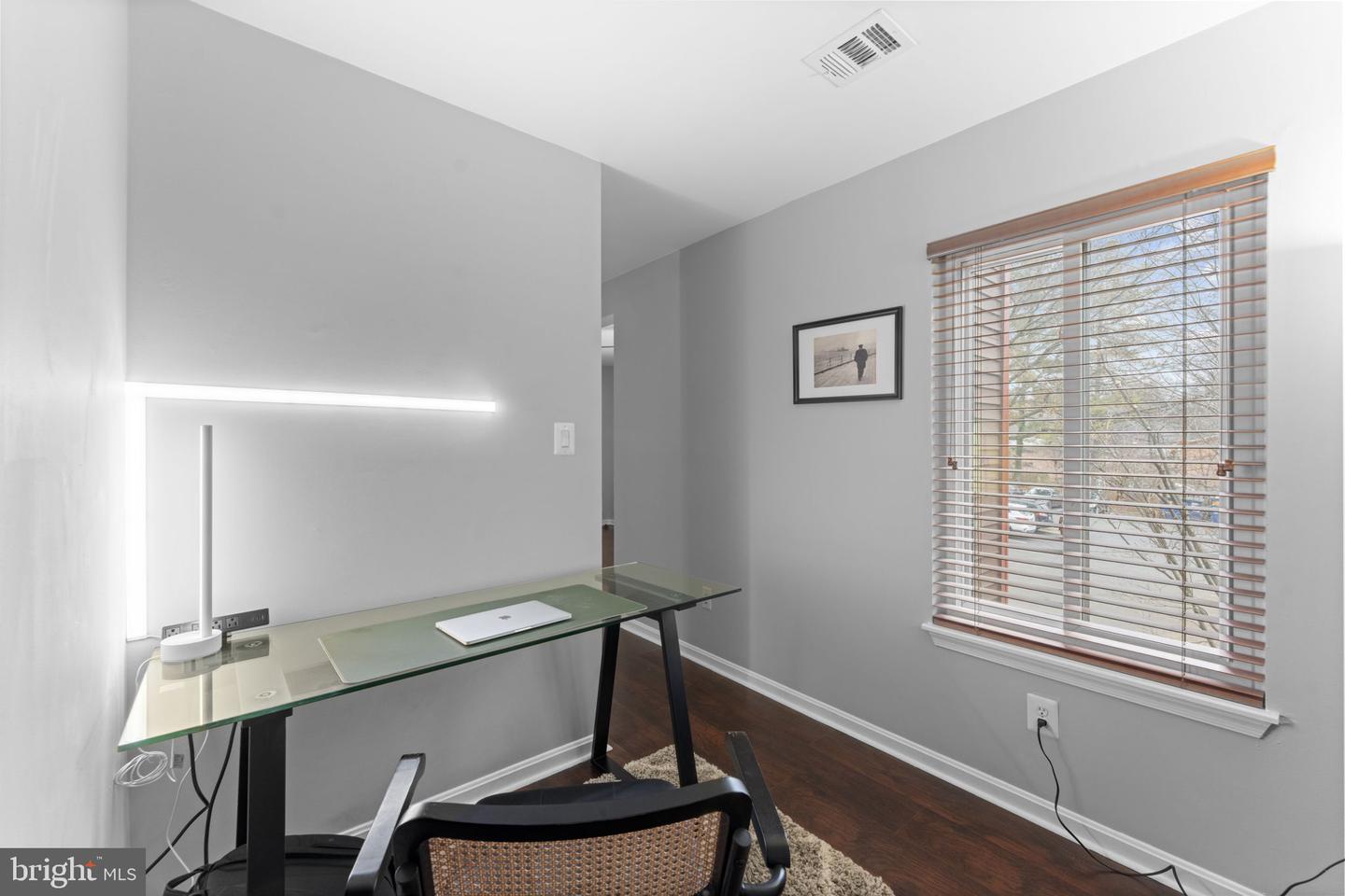 2806 LEE OAKS PL #202, FALLS CHURCH, Virginia 22046, 2 Bedrooms Bedrooms, 7 Rooms Rooms,2 BathroomsBathrooms,Residential,For sale,2806 LEE OAKS PL #202,VAFX2282678 MLS # VAFX2282678 2806 LEE OAKS PL #202, FALLS CHURCH, Virginia 22046, 2 Bedrooms Bedrooms, 7 Rooms Rooms,2 BathroomsBathrooms,Residential,For sale,2806 LEE OAKS PL #202,VAFX2282678 MLS # VAFX2282678