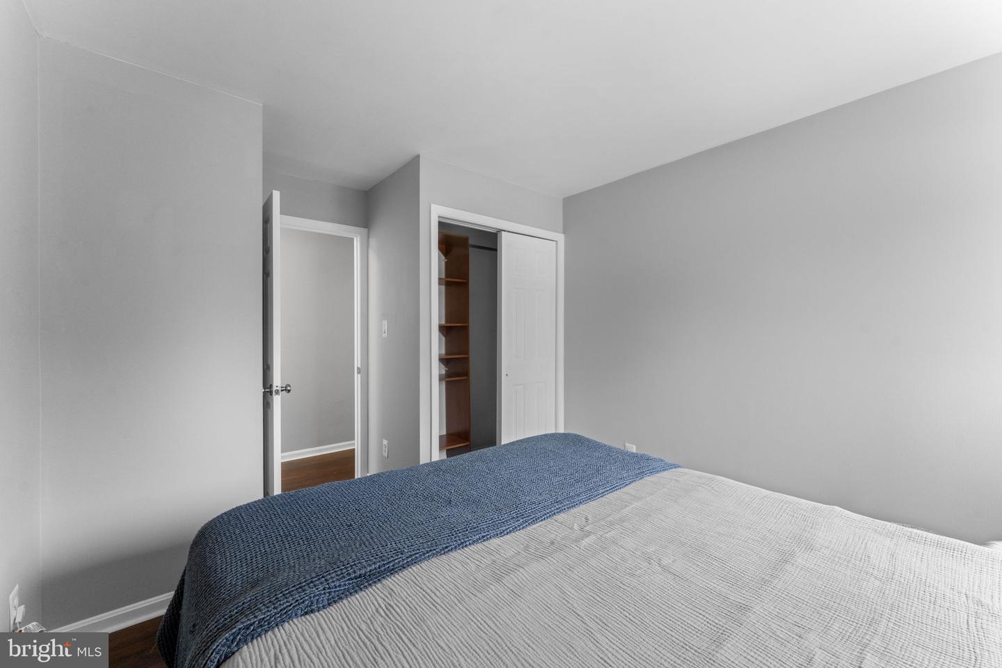 2806 LEE OAKS PL #202, FALLS CHURCH, Virginia 22046, 2 Bedrooms Bedrooms, 7 Rooms Rooms,2 BathroomsBathrooms,Residential,For sale,2806 LEE OAKS PL #202,VAFX2282678 MLS # VAFX2282678 2806 LEE OAKS PL #202, FALLS CHURCH, Virginia 22046, 2 Bedrooms Bedrooms, 7 Rooms Rooms,2 BathroomsBathrooms,Residential,For sale,2806 LEE OAKS PL #202,VAFX2282678 MLS # VAFX2282678