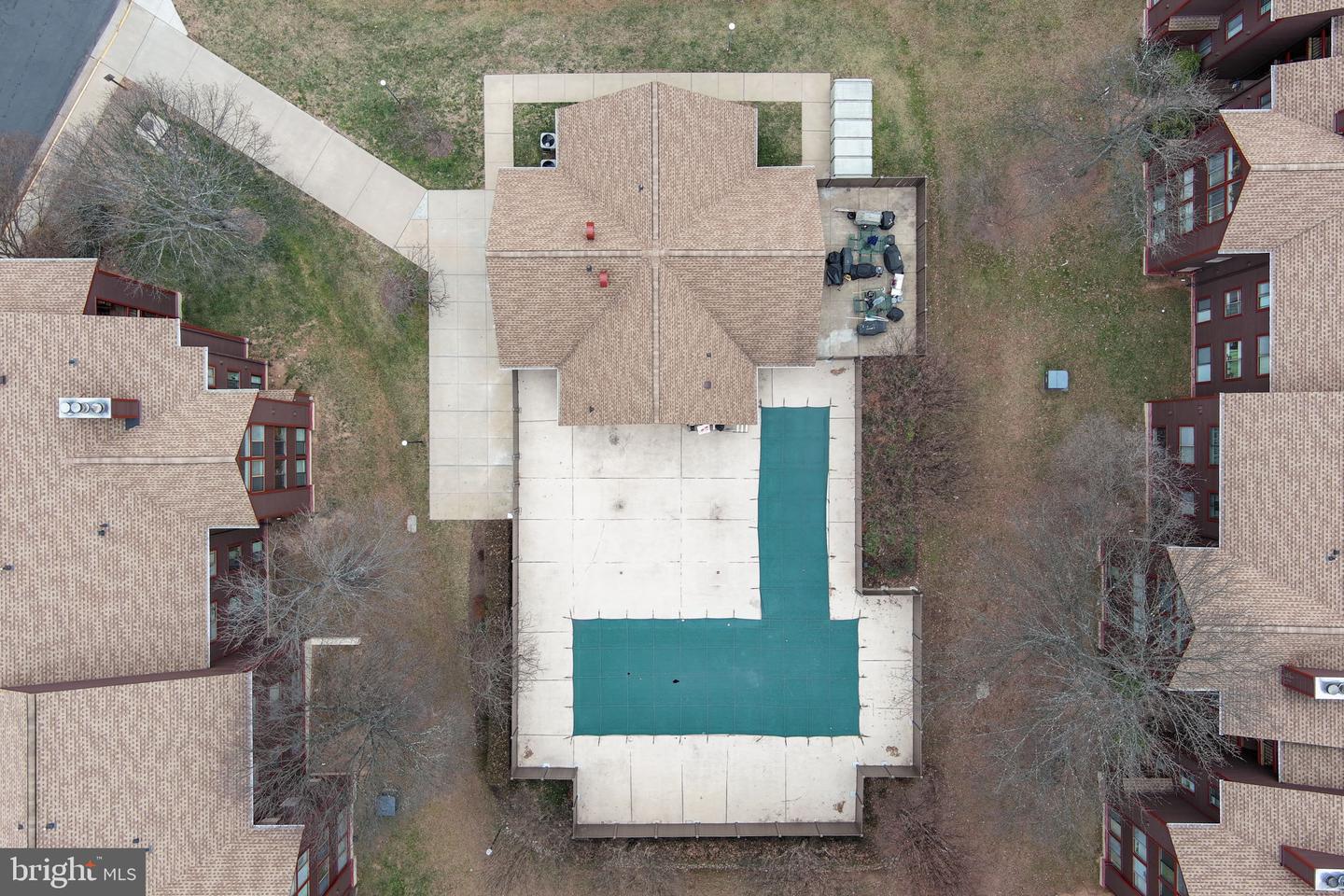 2806 LEE OAKS PL #202, FALLS CHURCH, Virginia 22046, 2 Bedrooms Bedrooms, 7 Rooms Rooms,2 BathroomsBathrooms,Residential,For sale,2806 LEE OAKS PL #202,VAFX2282678 MLS # VAFX2282678 2806 LEE OAKS PL #202, FALLS CHURCH, Virginia 22046, 2 Bedrooms Bedrooms, 7 Rooms Rooms,2 BathroomsBathrooms,Residential,For sale,2806 LEE OAKS PL #202,VAFX2282678 MLS # VAFX2282678