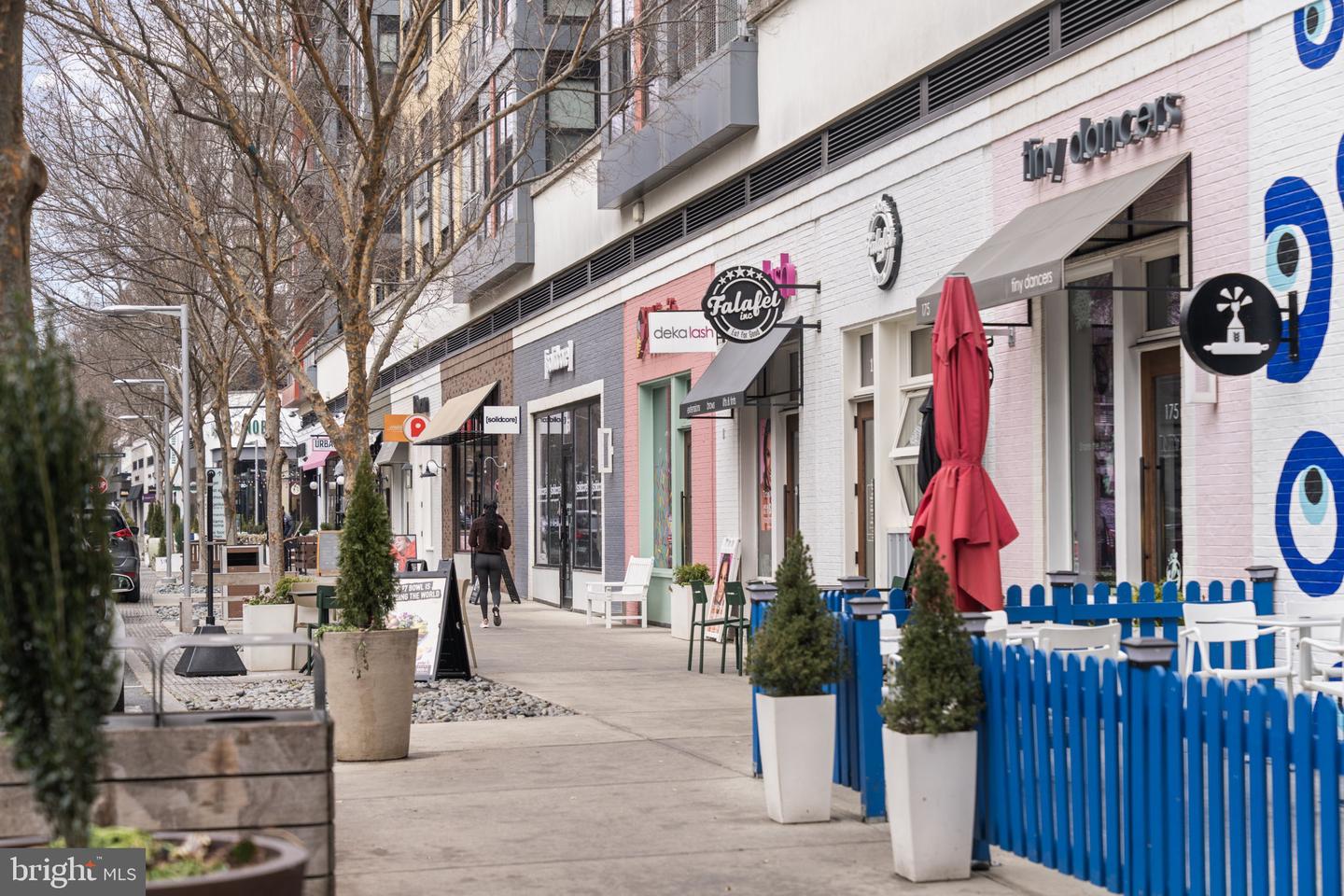 2806 LEE OAKS PL #202, FALLS CHURCH, Virginia 22046, 2 Bedrooms Bedrooms, 7 Rooms Rooms,2 BathroomsBathrooms,Residential,For sale,2806 LEE OAKS PL #202,VAFX2282678 MLS # VAFX2282678 2806 LEE OAKS PL #202, FALLS CHURCH, Virginia 22046, 2 Bedrooms Bedrooms, 7 Rooms Rooms,2 BathroomsBathrooms,Residential,For sale,2806 LEE OAKS PL #202,VAFX2282678 MLS # VAFX2282678