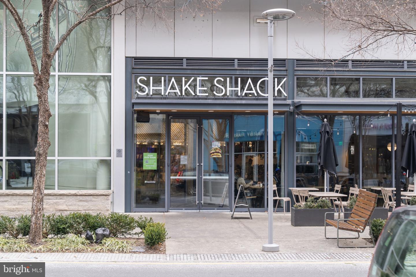 2806 LEE OAKS PL #202, FALLS CHURCH, Virginia 22046, 2 Bedrooms Bedrooms, 7 Rooms Rooms,2 BathroomsBathrooms,Residential,For sale,2806 LEE OAKS PL #202,VAFX2282678 MLS # VAFX2282678 2806 LEE OAKS PL #202, FALLS CHURCH, Virginia 22046, 2 Bedrooms Bedrooms, 7 Rooms Rooms,2 BathroomsBathrooms,Residential,For sale,2806 LEE OAKS PL #202,VAFX2282678 MLS # VAFX2282678