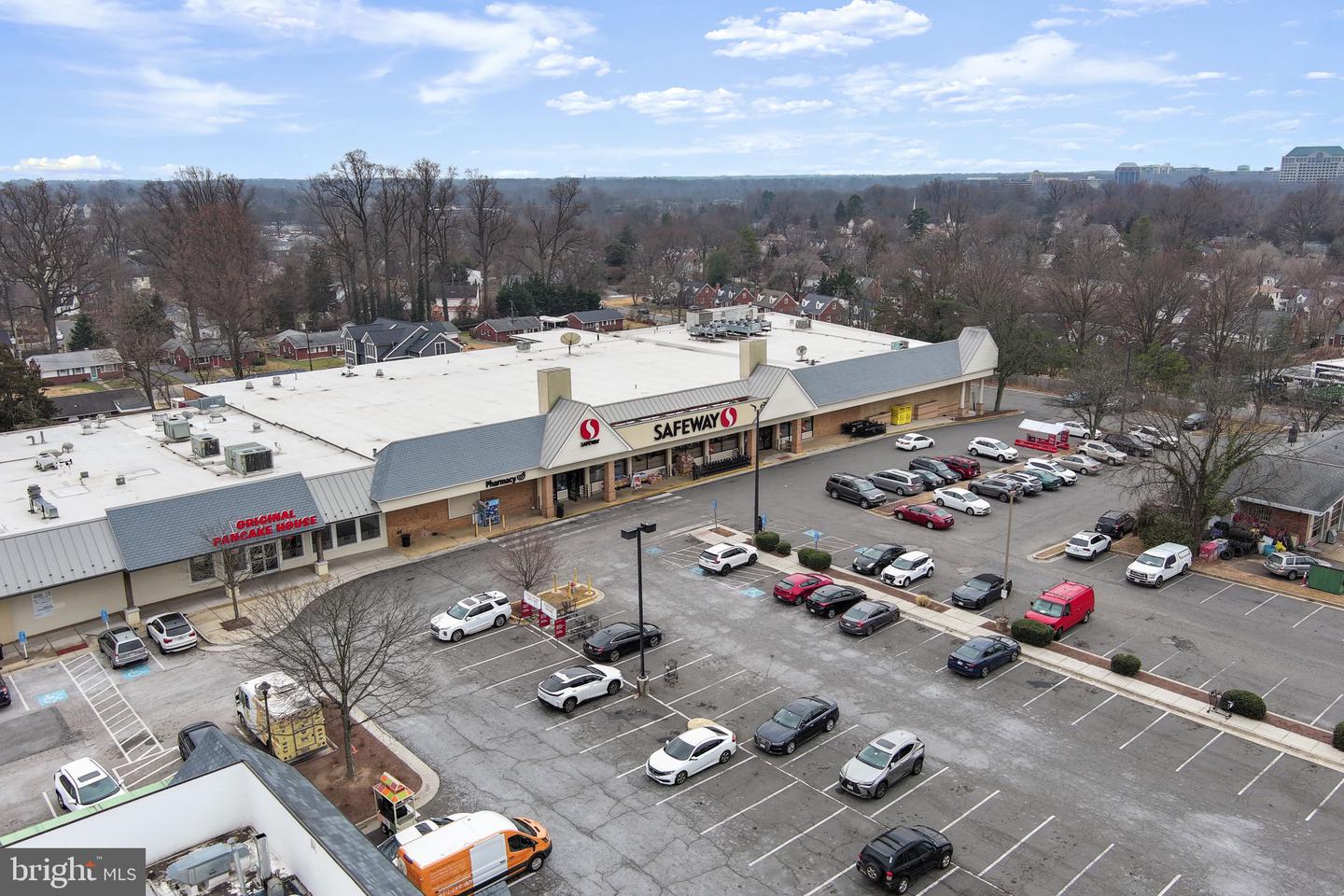 2806 LEE OAKS PL #202, FALLS CHURCH, Virginia 22046, 2 Bedrooms Bedrooms, 7 Rooms Rooms,2 BathroomsBathrooms,Residential,For sale,2806 LEE OAKS PL #202,VAFX2282678 MLS # VAFX2282678 2806 LEE OAKS PL #202, FALLS CHURCH, Virginia 22046, 2 Bedrooms Bedrooms, 7 Rooms Rooms,2 BathroomsBathrooms,Residential,For sale,2806 LEE OAKS PL #202,VAFX2282678 MLS # VAFX2282678