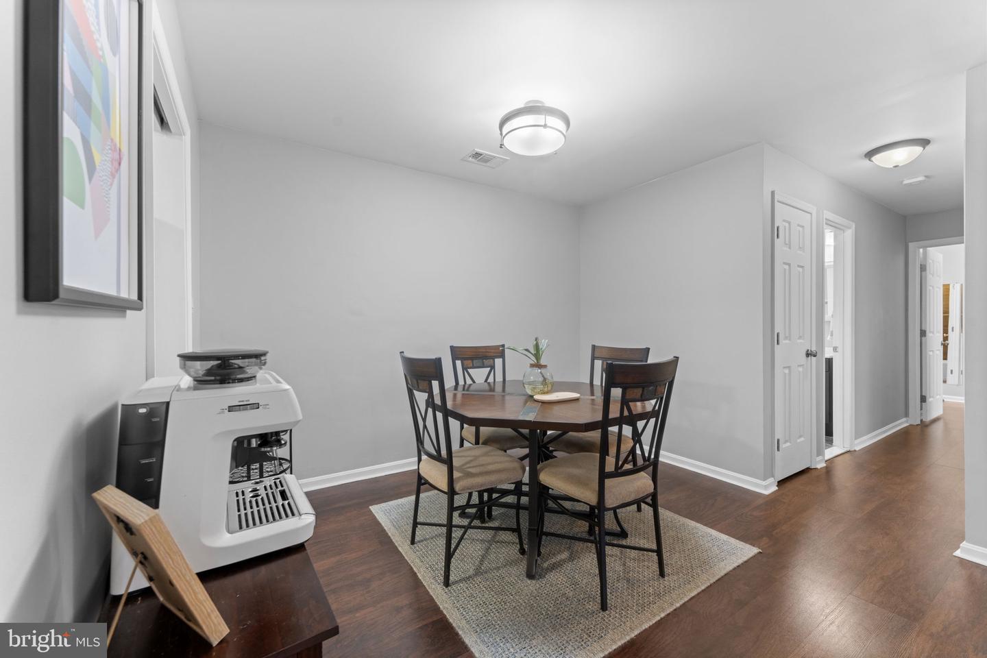 2806 LEE OAKS PL #202, FALLS CHURCH, Virginia 22046, 2 Bedrooms Bedrooms, 7 Rooms Rooms,2 BathroomsBathrooms,Residential,For sale,2806 LEE OAKS PL #202,VAFX2282678 MLS # VAFX2282678 2806 LEE OAKS PL #202, FALLS CHURCH, Virginia 22046, 2 Bedrooms Bedrooms, 7 Rooms Rooms,2 BathroomsBathrooms,Residential,For sale,2806 LEE OAKS PL #202,VAFX2282678 MLS # VAFX2282678