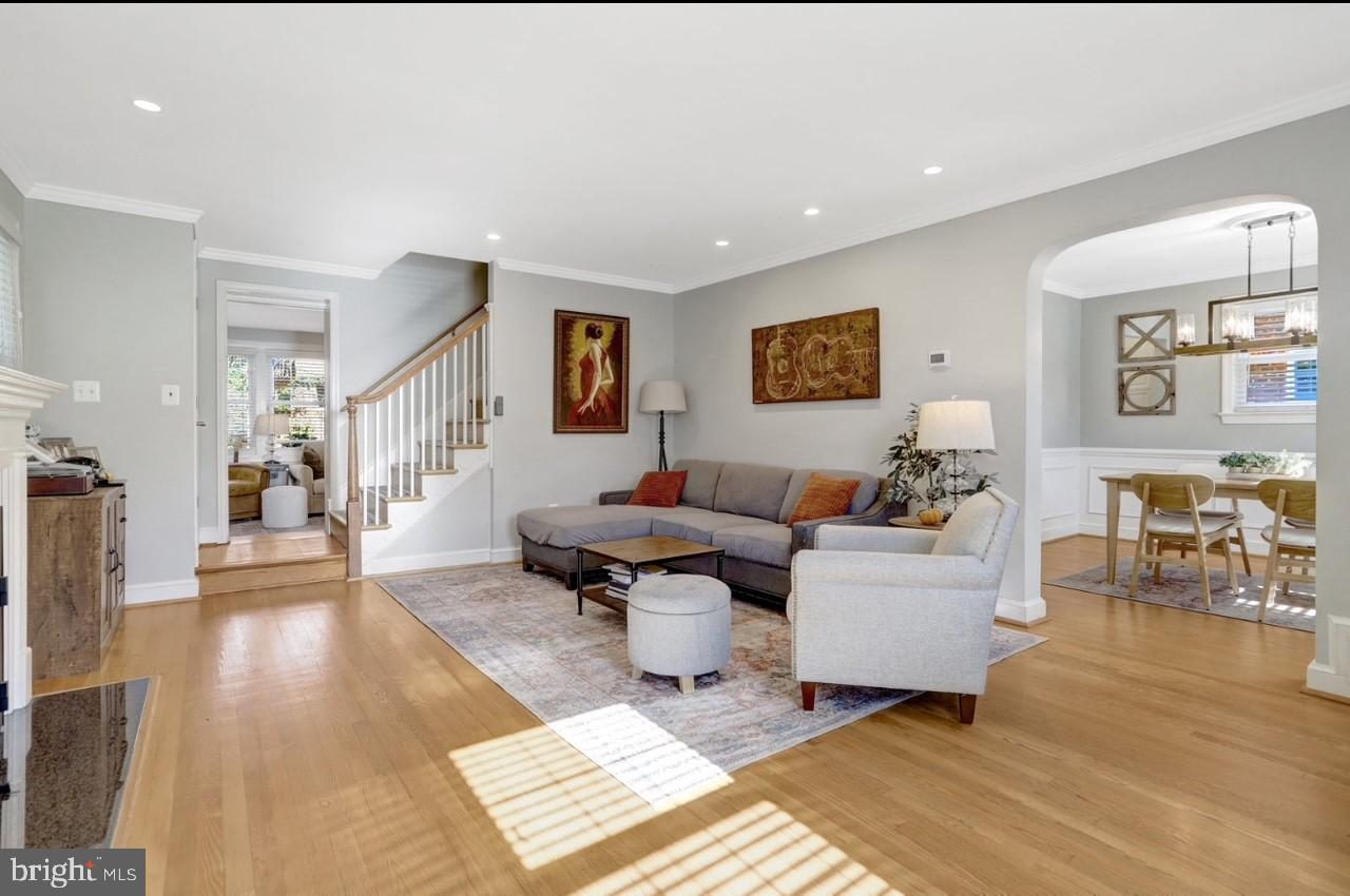 515 JANNEYS LN, ALEXANDRIA, Virginia 22302, 4 Bedrooms Bedrooms, ,2 BathroomsBathrooms,Residential,For sale,515 JANNEYS LN,VAAX2052490 MLS # VAAX2052490