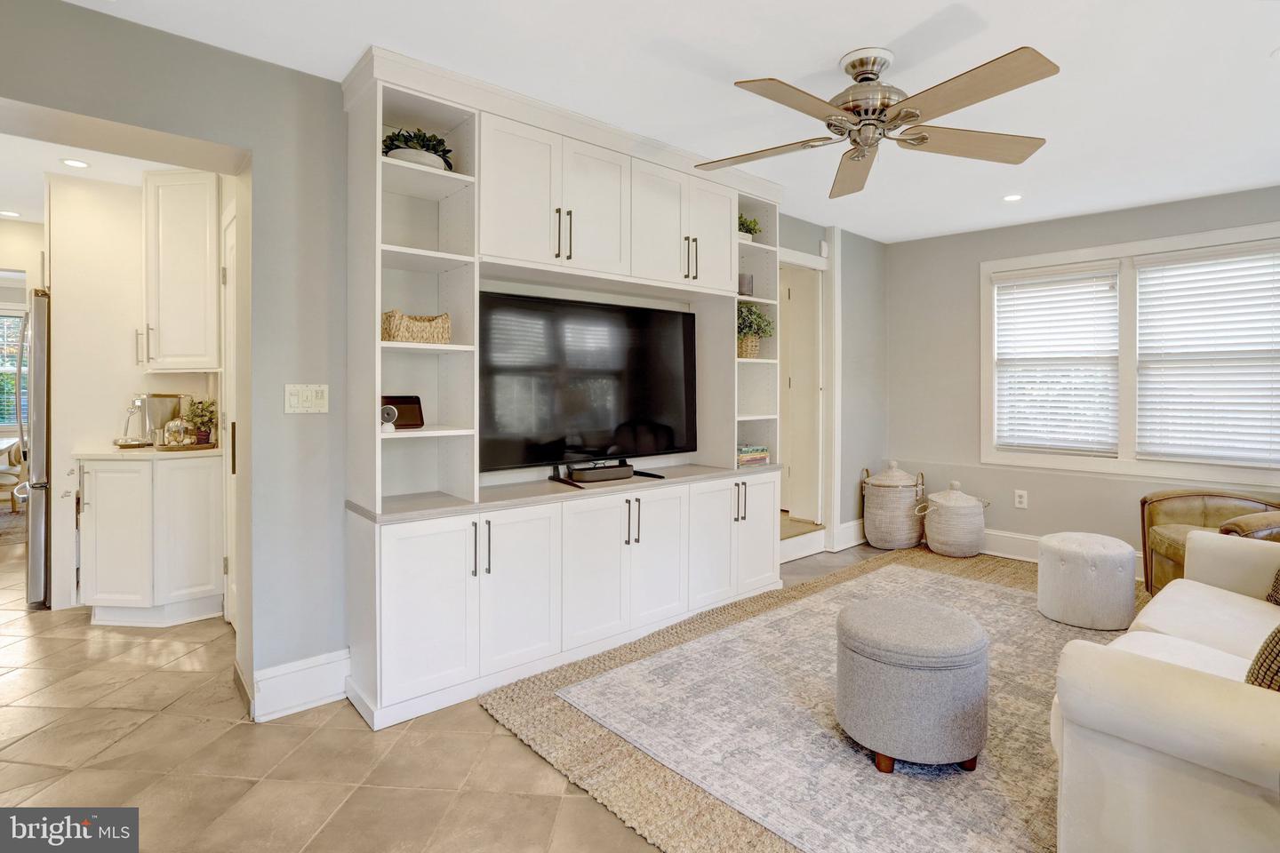 515 JANNEYS LN, ALEXANDRIA, Virginia 22302, 4 Bedrooms Bedrooms, ,2 BathroomsBathrooms,Residential,For sale,515 JANNEYS LN,VAAX2052490 MLS # VAAX2052490