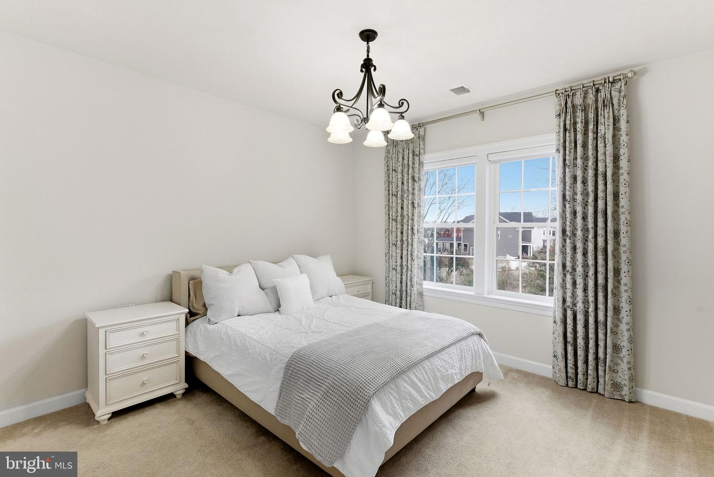 40986 FOXTAIL FIELDS DR, ALDIE, Virginia 20105, 6 Bedrooms Bedrooms, ,6 BathroomsBathrooms,Residential,For sale,40986 FOXTAIL FIELDS DR,VALO2112528 MLS # VALO2112528