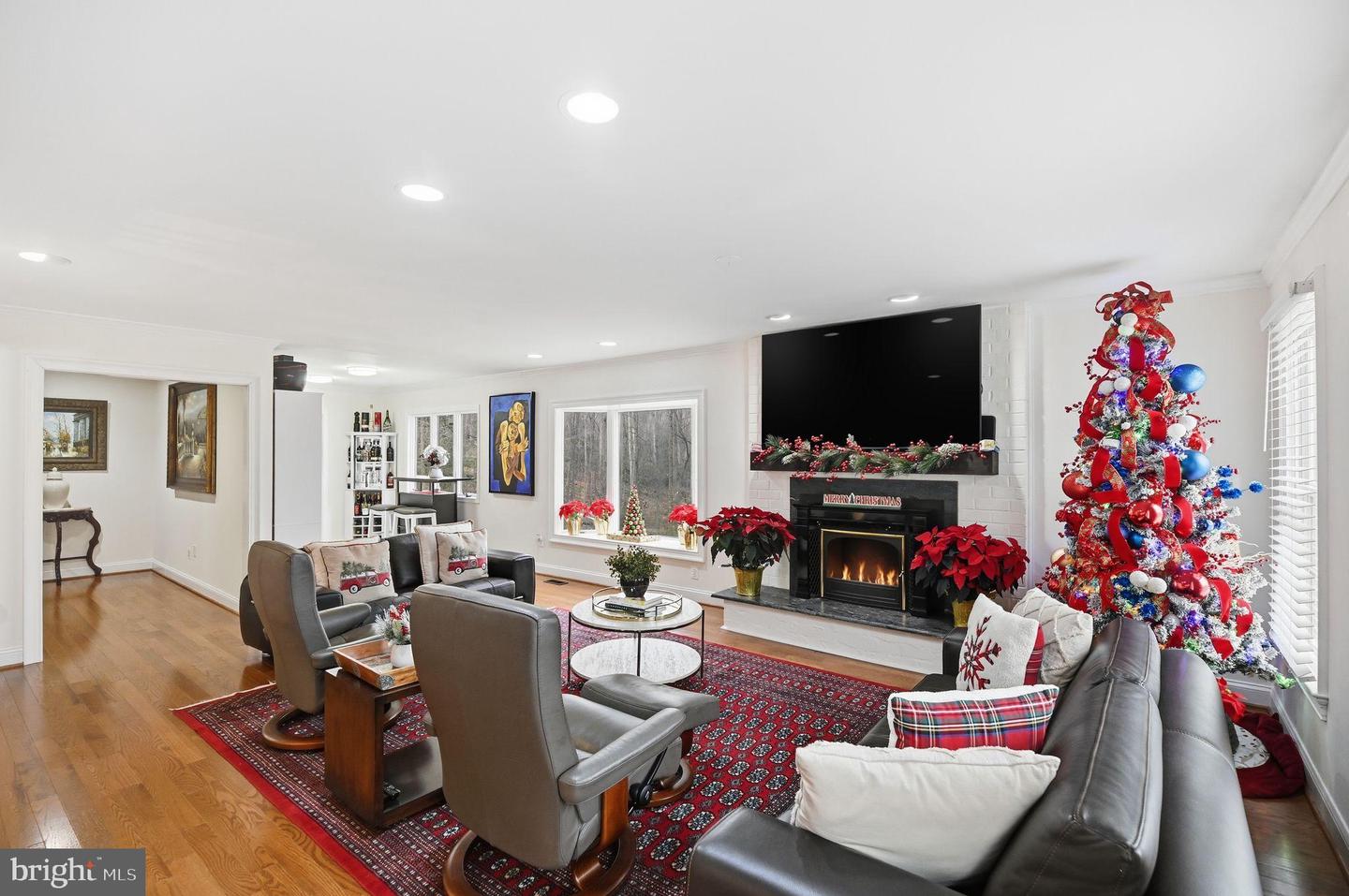 11728 STUART MILL RD, OAKTON, Virginia 22124, 5 Bedrooms Bedrooms, 12 Rooms Rooms,3 BathroomsBathrooms,Residential,For sale,11728 STUART MILL RD,VAFX2282934 MLS # VAFX2282934