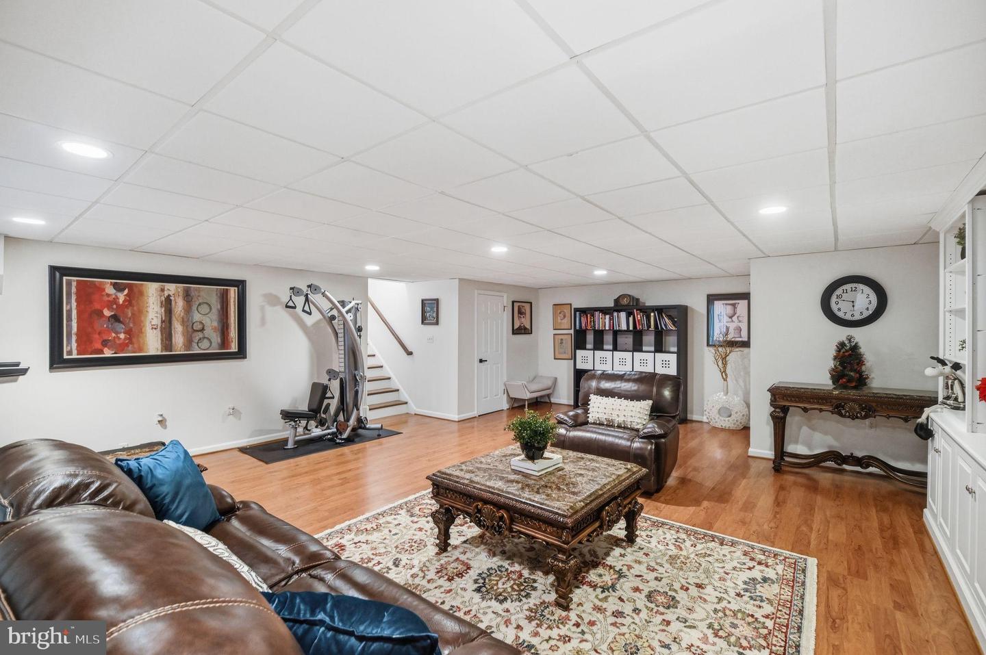 11728 STUART MILL RD, OAKTON, Virginia 22124, 5 Bedrooms Bedrooms, 12 Rooms Rooms,3 BathroomsBathrooms,Residential,For sale,11728 STUART MILL RD,VAFX2282934 MLS # VAFX2282934