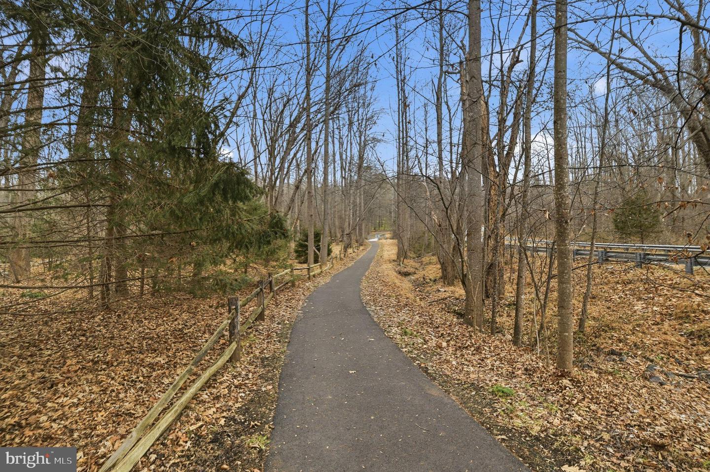 11728 STUART MILL RD, OAKTON, Virginia 22124, 5 Bedrooms Bedrooms, 12 Rooms Rooms,3 BathroomsBathrooms,Residential,For sale,11728 STUART MILL RD,VAFX2282934 MLS # VAFX2282934