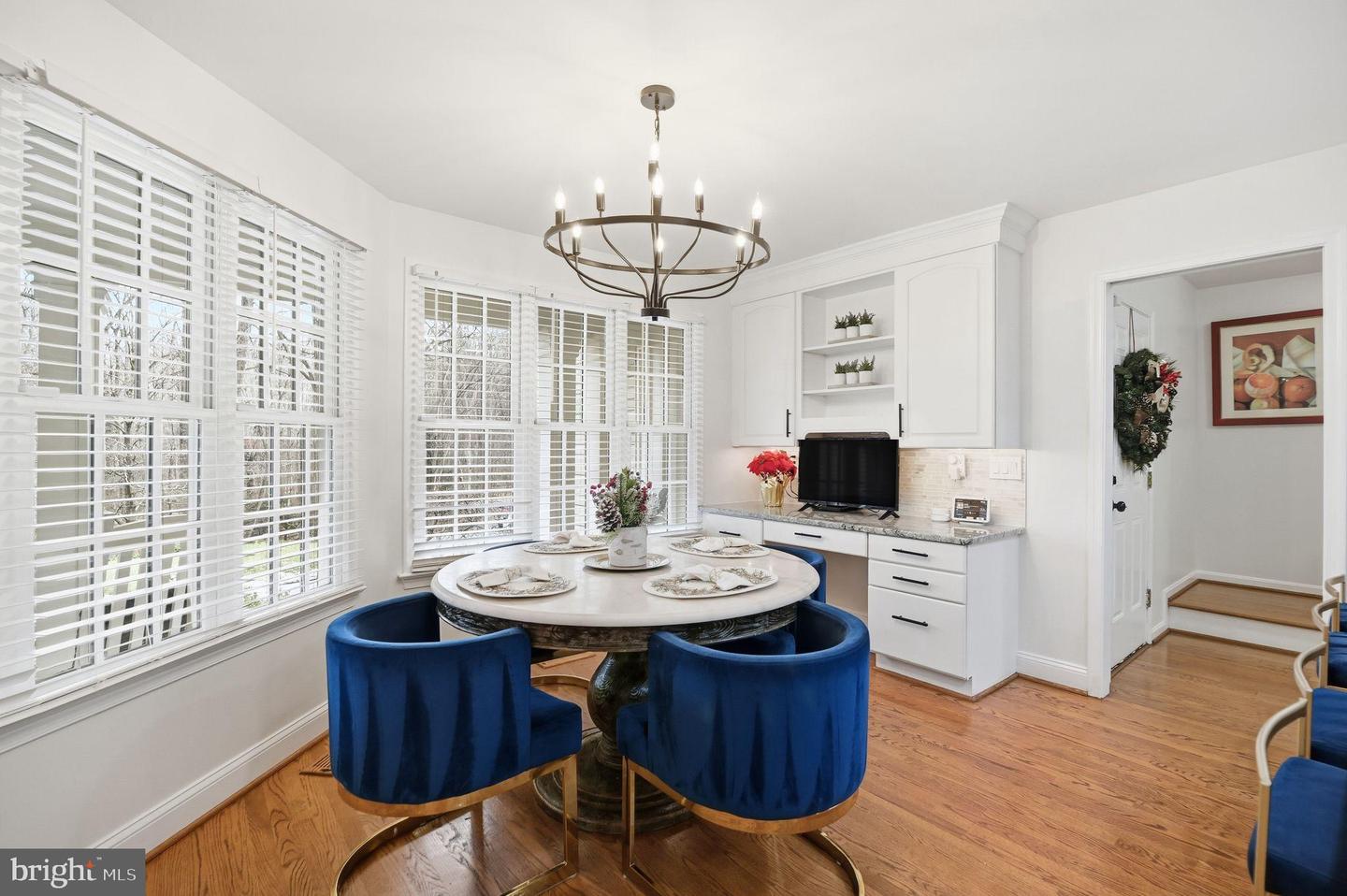 11728 STUART MILL RD, OAKTON, Virginia 22124, 5 Bedrooms Bedrooms, 12 Rooms Rooms,3 BathroomsBathrooms,Residential,For sale,11728 STUART MILL RD,VAFX2282934 MLS # VAFX2282934