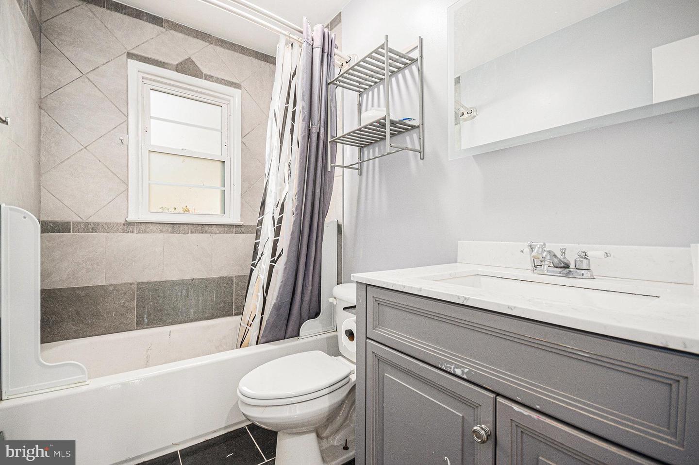 14508 DARBYDALE AVE, WOODBRIDGE, Virginia 22193, 4 Bedrooms Bedrooms, ,2 BathroomsBathrooms,Residential,For sale,14508 DARBYDALE AVE,VAPW2109324 MLS # VAPW2109324