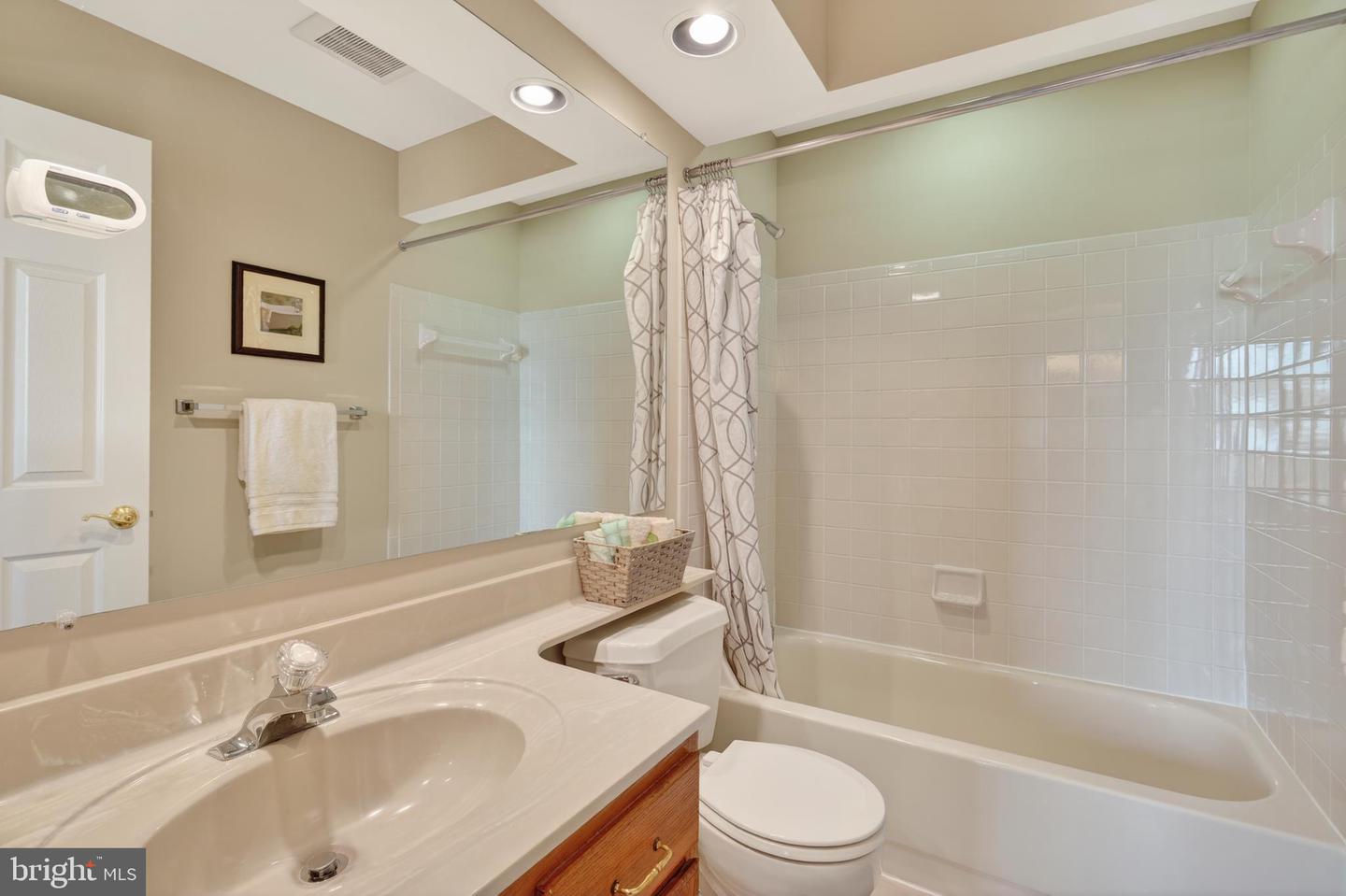 45590 WHITCOMB SQ, STERLING, Virginia 20166, 3 Bedrooms Bedrooms, ,2 BathroomsBathrooms,Residential,For sale,45590 WHITCOMB SQ,VALO2112590 MLS # VALO2112590