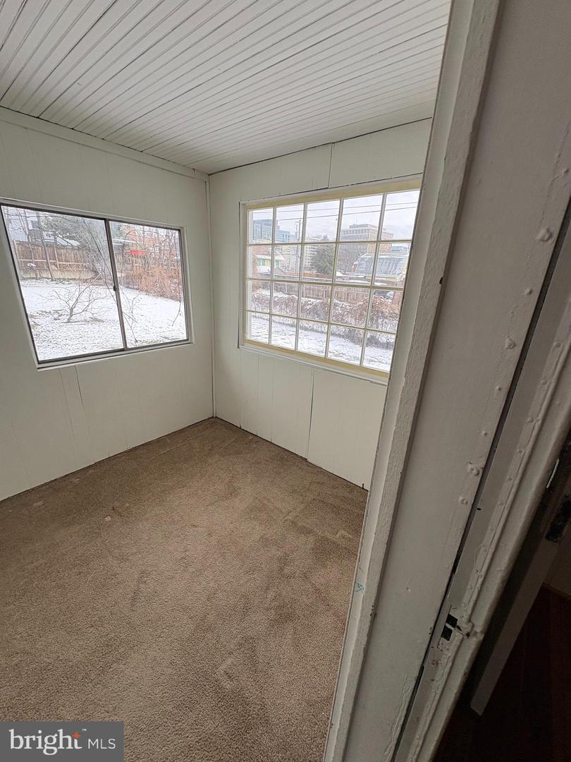 523 24TH ST S, ARLINGTON, Virginia 22202, 3 Bedrooms Bedrooms, ,2 BathroomsBathrooms,Residential,For sale,523 24TH ST S,VAAR2067094 MLS # VAAR2067094