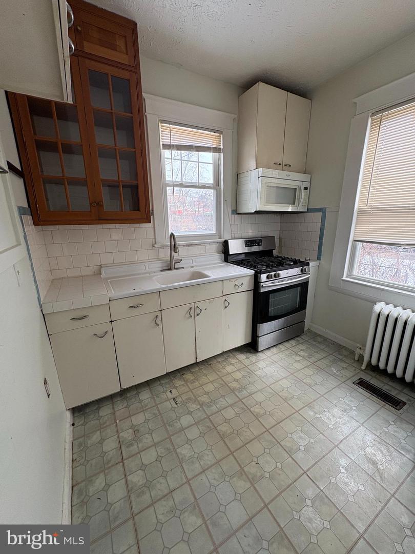 523 24TH ST S, ARLINGTON, Virginia 22202, 3 Bedrooms Bedrooms, ,2 BathroomsBathrooms,Residential,For sale,523 24TH ST S,VAAR2067094 MLS # VAAR2067094