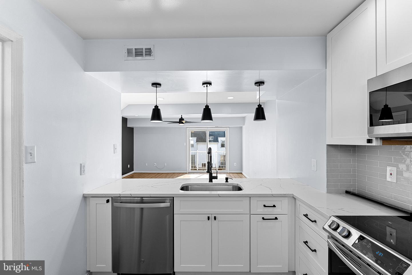 14411 TURIN LN, CENTREVILLE, Virginia 20121, 2 Bedrooms Bedrooms, ,1 BathroomBathrooms,Residential,For sale,14411 TURIN LN,VAFX2283280 MLS # VAFX2283280