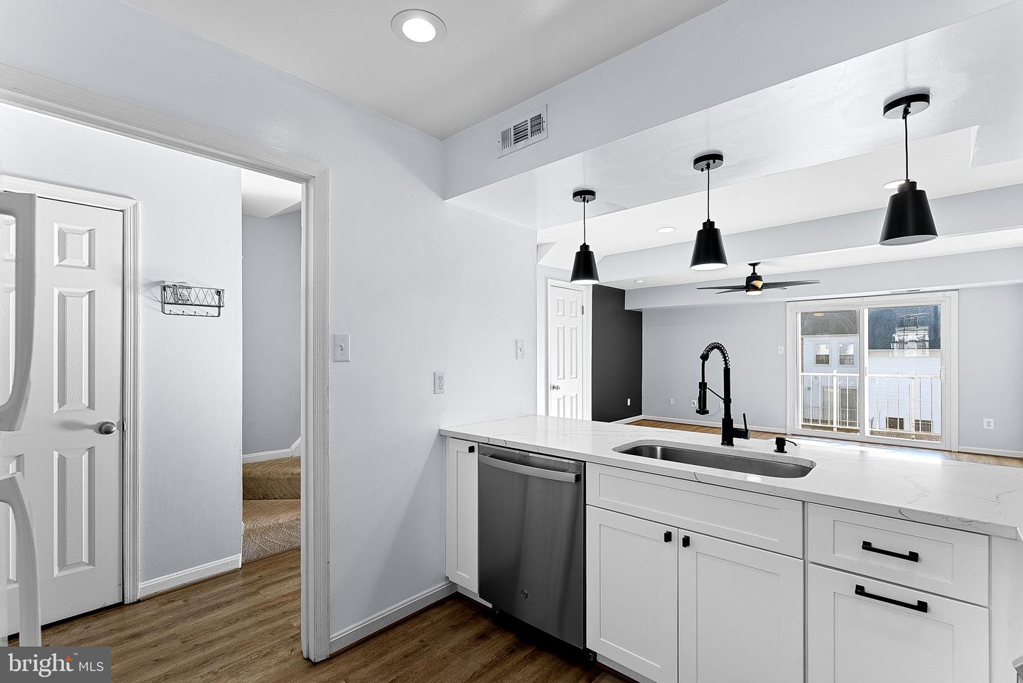 14411 TURIN LN, CENTREVILLE, Virginia 20121, 2 Bedrooms Bedrooms, ,1 BathroomBathrooms,Residential,For sale,14411 TURIN LN,VAFX2283280 MLS # VAFX2283280