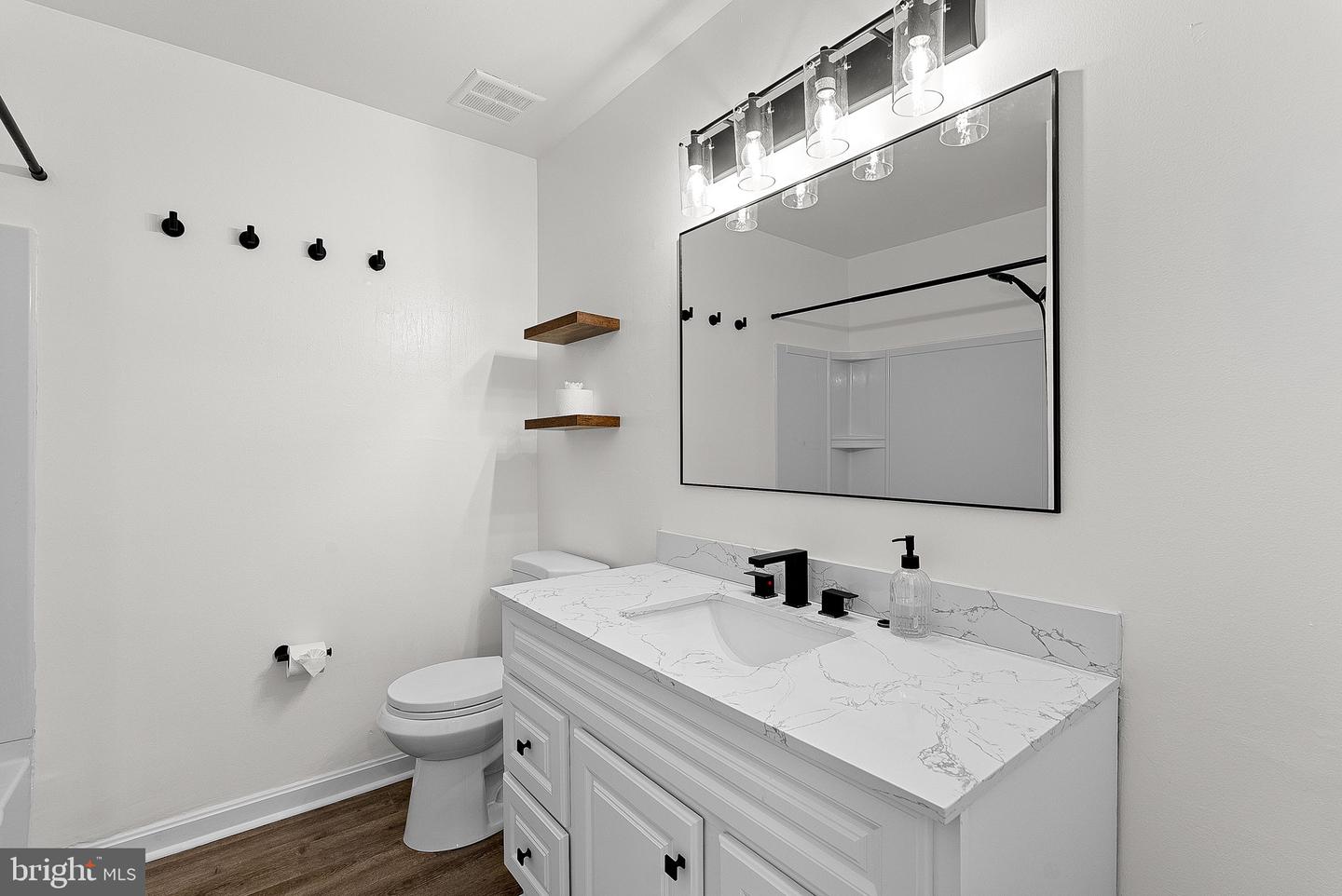 14411 TURIN LN, CENTREVILLE, Virginia 20121, 2 Bedrooms Bedrooms, ,1 BathroomBathrooms,Residential,For sale,14411 TURIN LN,VAFX2283280 MLS # VAFX2283280