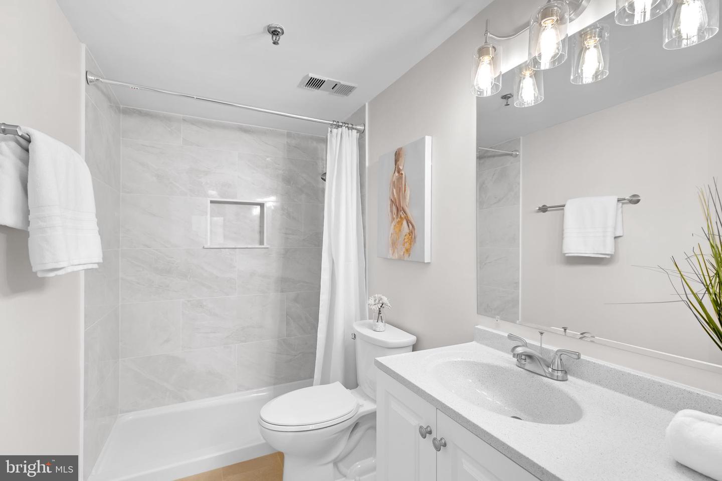 5911 EDSALL RD #904, ALEXANDRIA, Virginia 22304, 2 Bedrooms Bedrooms, ,2 BathroomsBathrooms,Residential,For sale,5911 EDSALL RD #904,VAAX2052658 MLS # VAAX2052658