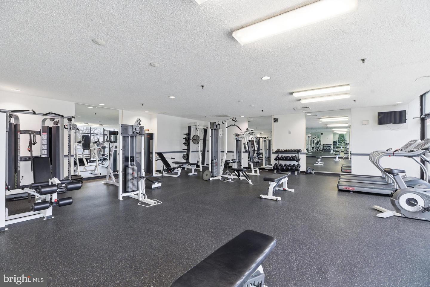 5911 EDSALL RD #904, ALEXANDRIA, Virginia 22304, 2 Bedrooms Bedrooms, ,2 BathroomsBathrooms,Residential,For sale,5911 EDSALL RD #904,VAAX2052658 MLS # VAAX2052658