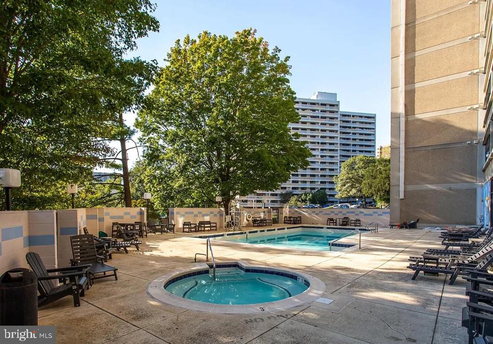 5911 EDSALL RD #904, ALEXANDRIA, Virginia 22304, 2 Bedrooms Bedrooms, ,2 BathroomsBathrooms,Residential,For sale,5911 EDSALL RD #904,VAAX2052658 MLS # VAAX2052658