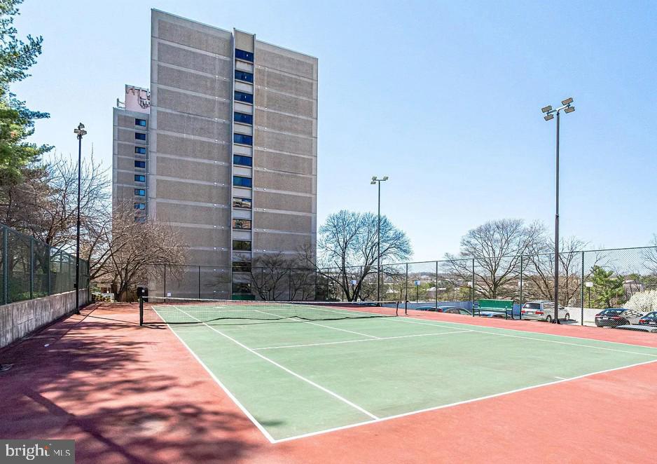 5911 EDSALL RD #904, ALEXANDRIA, Virginia 22304, 2 Bedrooms Bedrooms, ,2 BathroomsBathrooms,Residential,For sale,5911 EDSALL RD #904,VAAX2052658 MLS # VAAX2052658