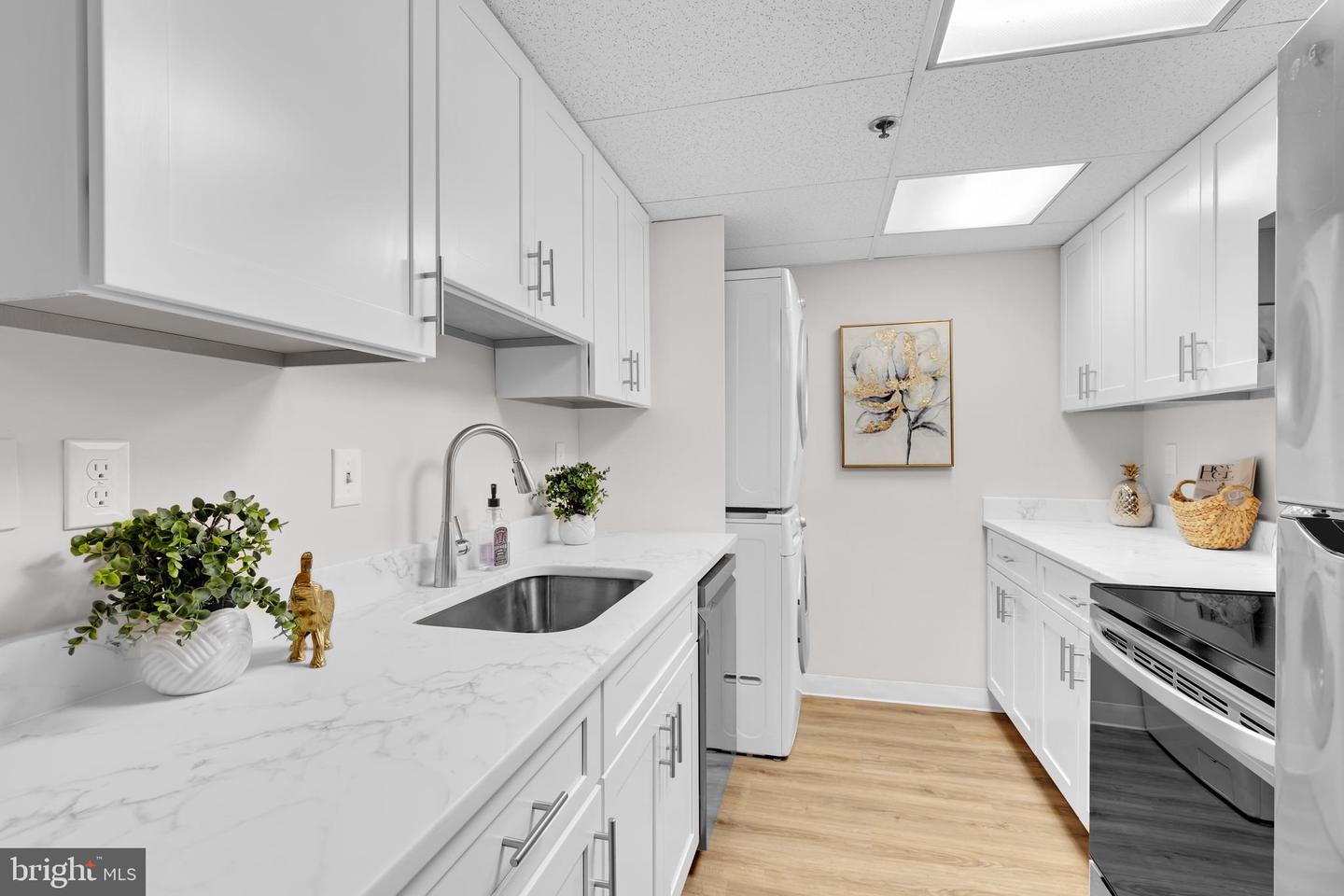 5911 EDSALL RD #904, ALEXANDRIA, Virginia 22304, 2 Bedrooms Bedrooms, ,2 BathroomsBathrooms,Residential,For sale,5911 EDSALL RD #904,VAAX2052658 MLS # VAAX2052658