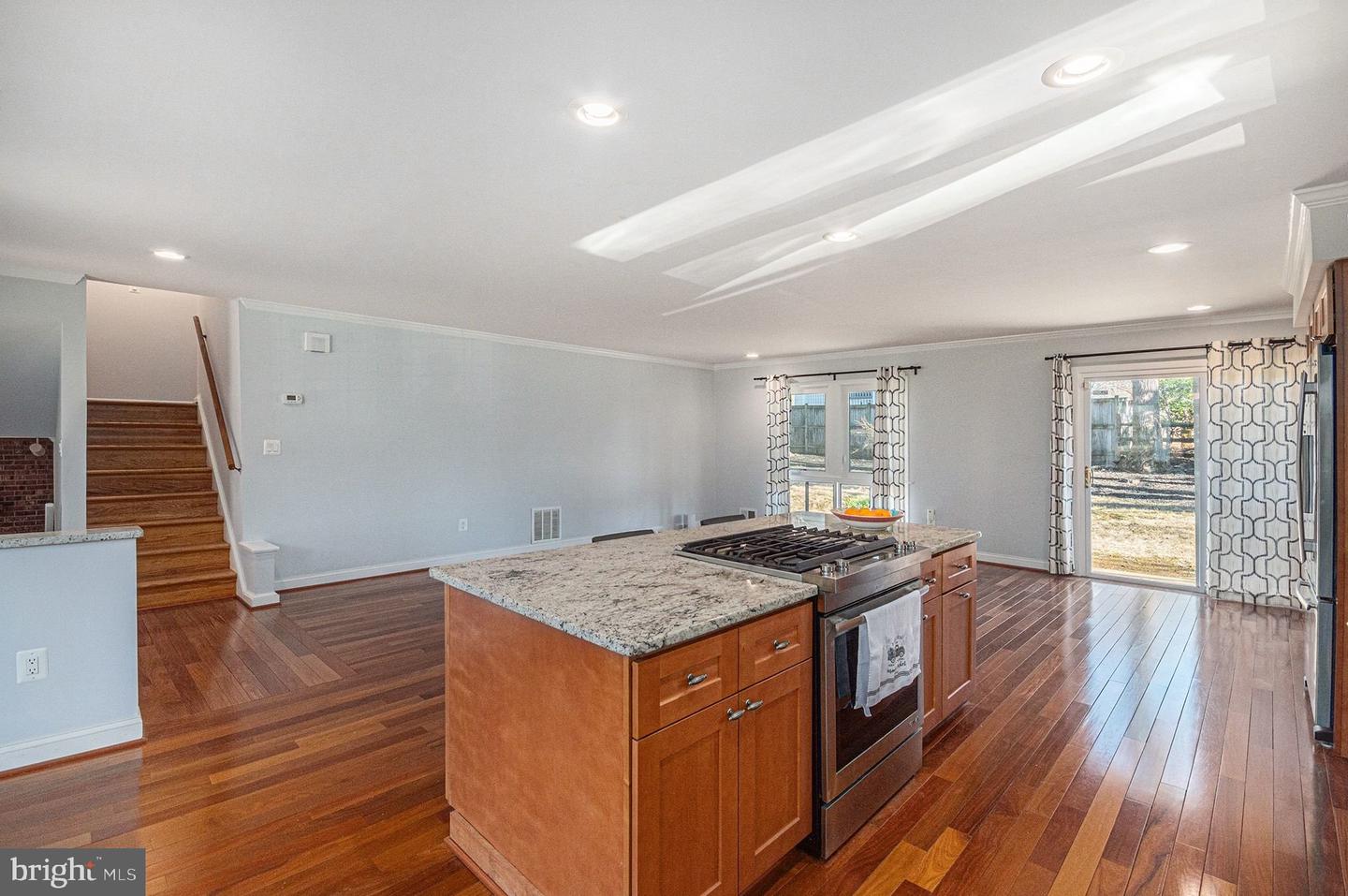 5015 STONE HAVEN DR, ANNANDALE, Virginia 22003, 5 Bedrooms Bedrooms, ,3 BathroomsBathrooms,Residential,For sale,5015 STONE HAVEN DR,VAFX2283456 MLS # VAFX2283456