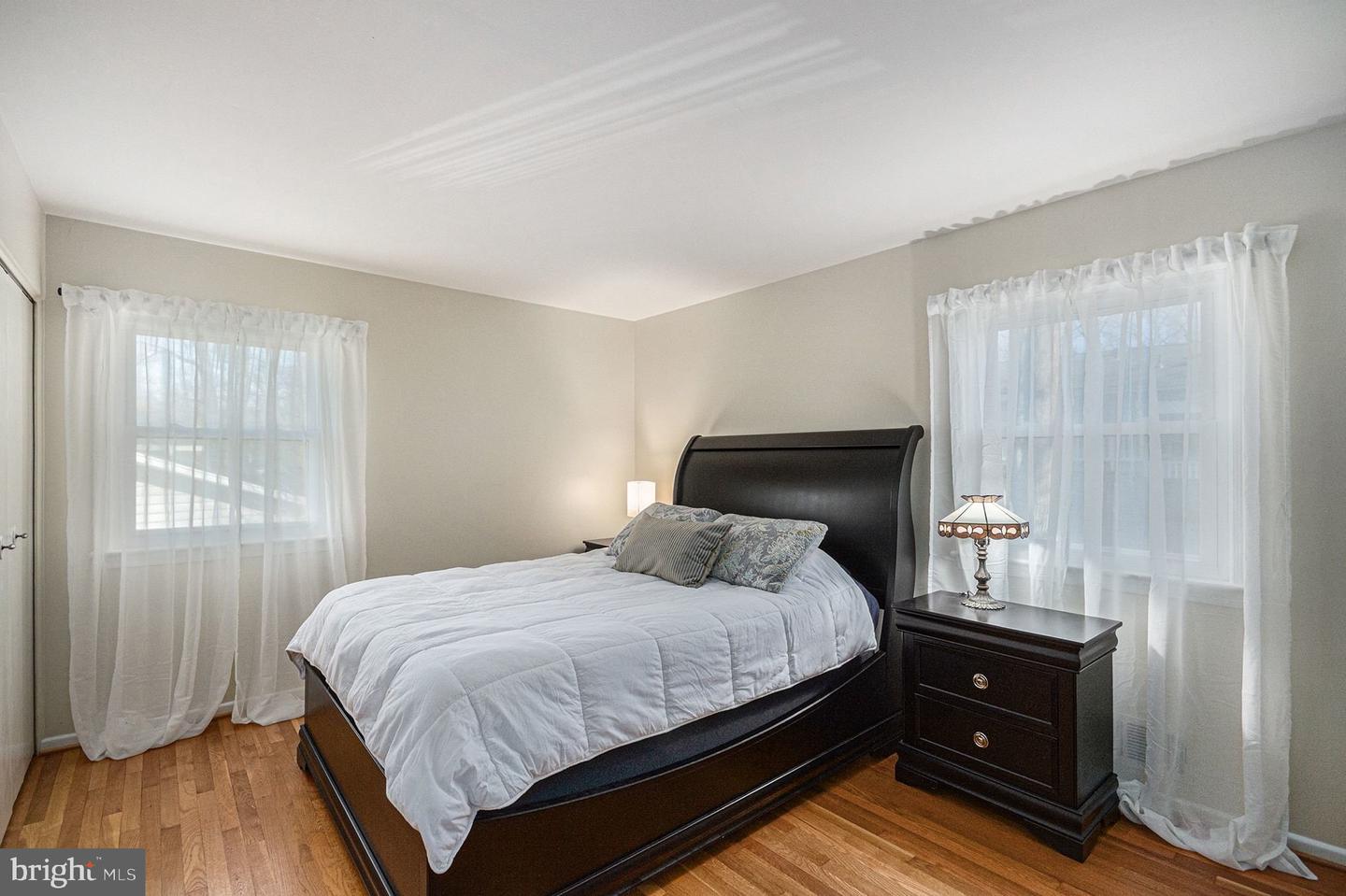 5015 STONE HAVEN DR, ANNANDALE, Virginia 22003, 5 Bedrooms Bedrooms, ,3 BathroomsBathrooms,Residential,For sale,5015 STONE HAVEN DR,VAFX2283456 MLS # VAFX2283456